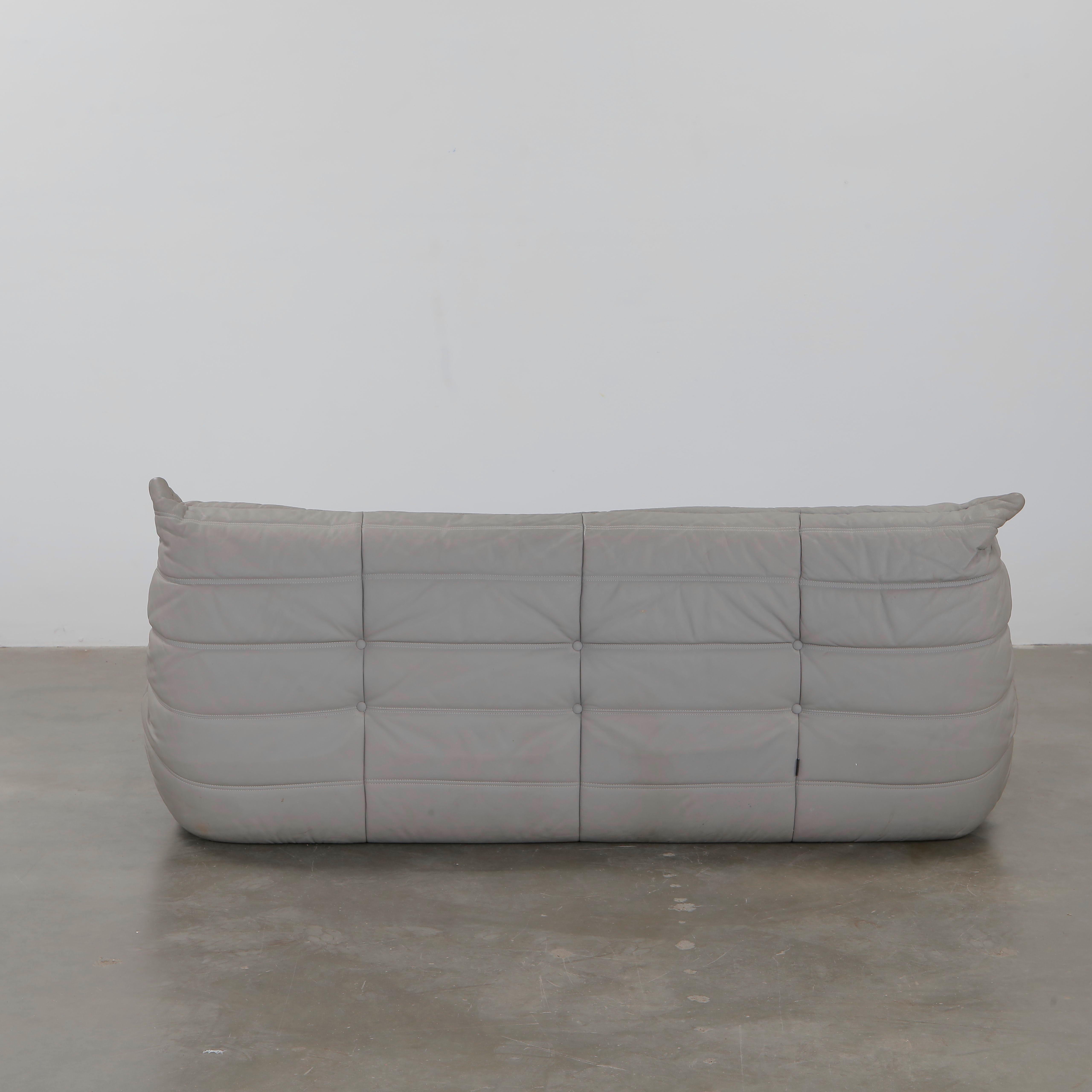 Michel Ducaroy for Ligne Roset, Grey Three-Seater Togo, 1990s In Good Condition For Sale In Gardena, CA