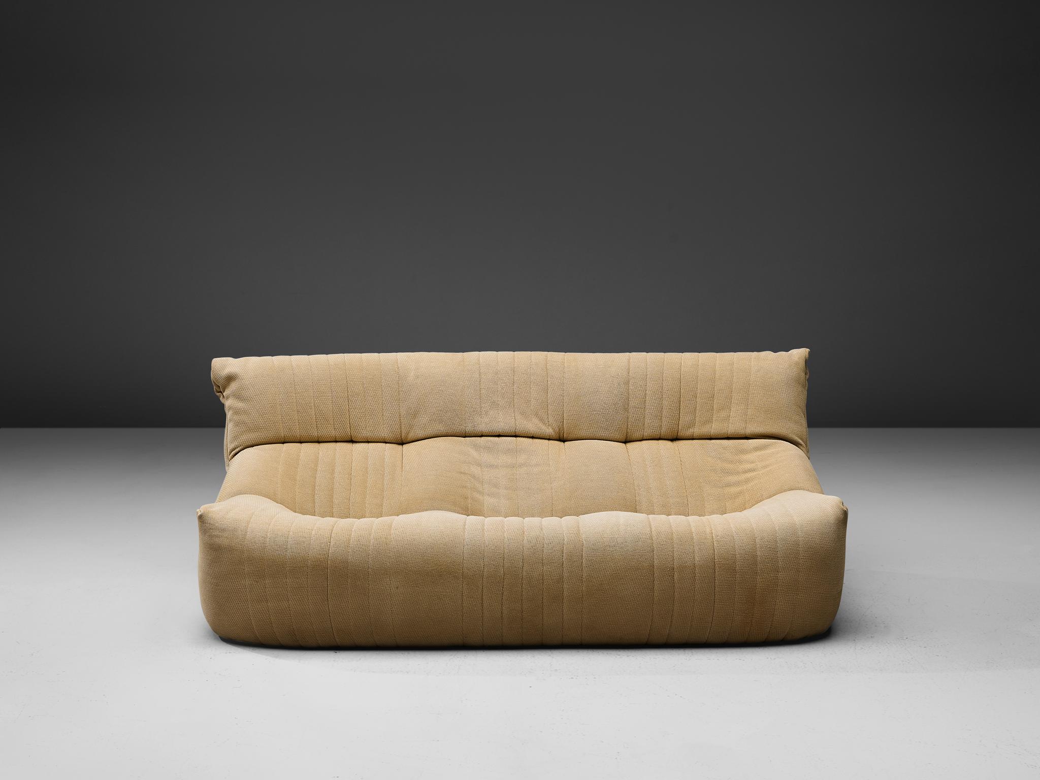 Michel Ducaroy para Ligne Roset Sofá tapizado en beige Francés en venta