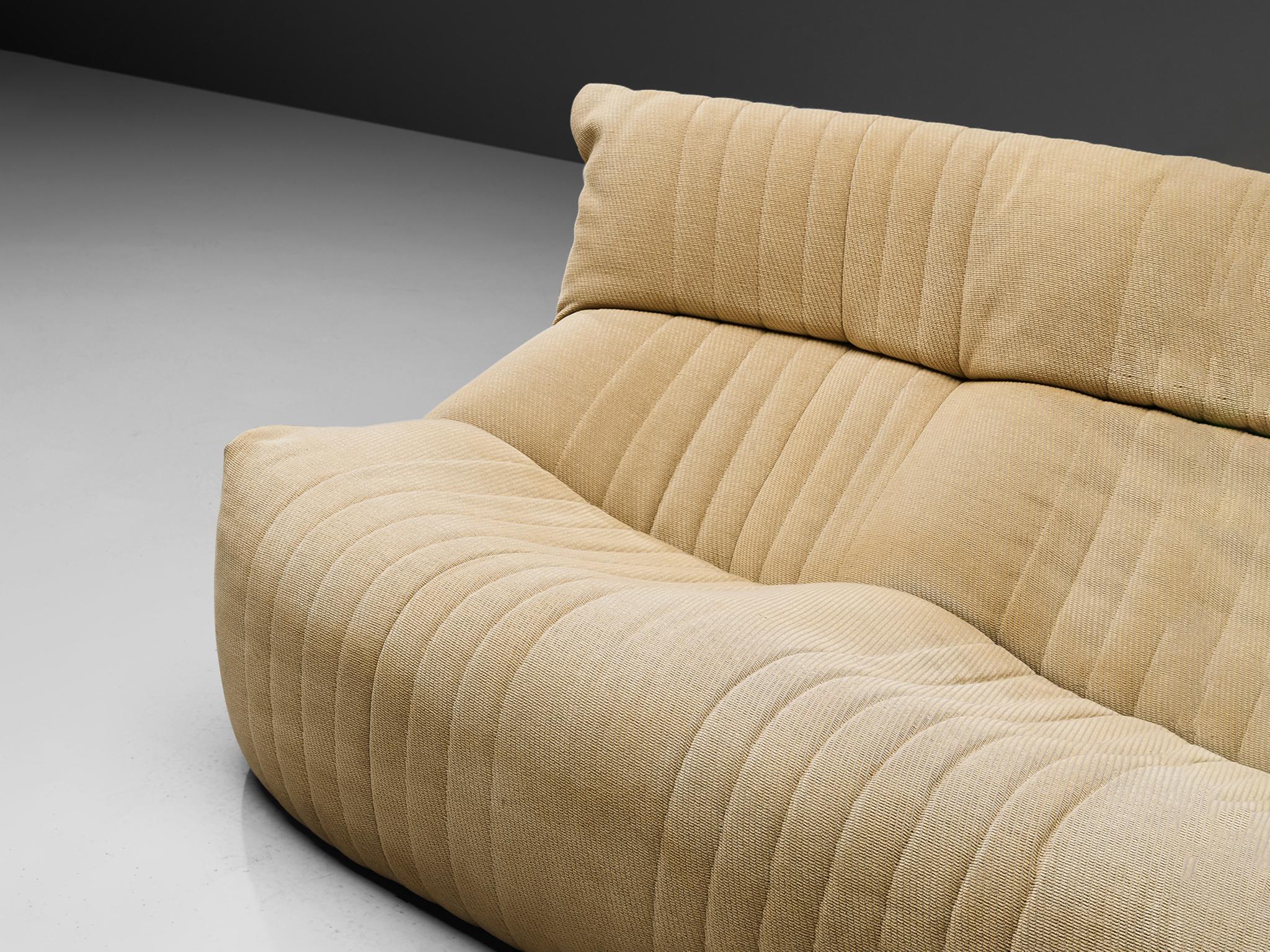 Michel Ducaroy para Ligne Roset Sofá tapizado en beige finales del siglo XX en venta