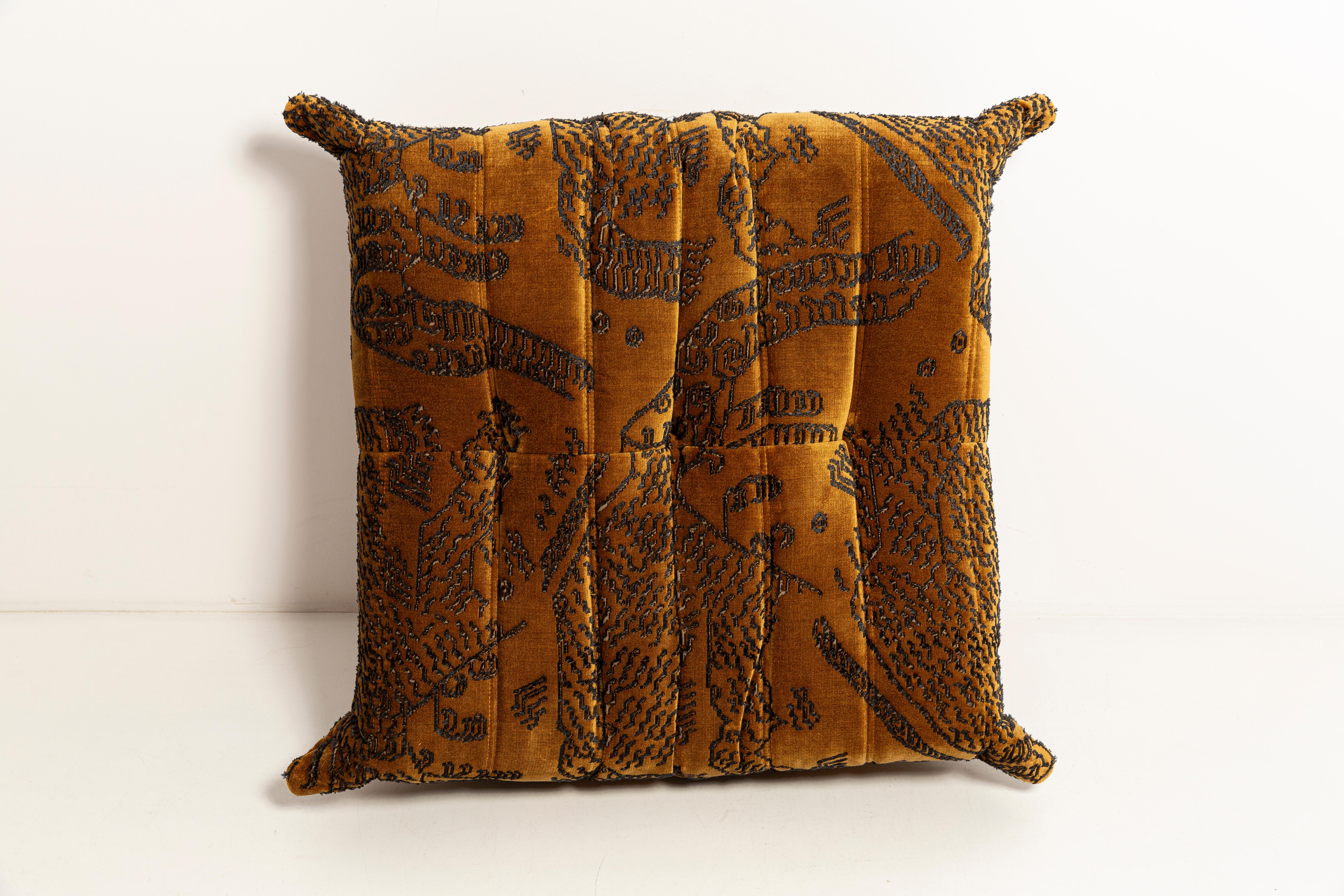 Michel Ducaroy for Ligne Roset TOGO Footstool Ottoman in Tiger Mountain by Dedar en vente 4