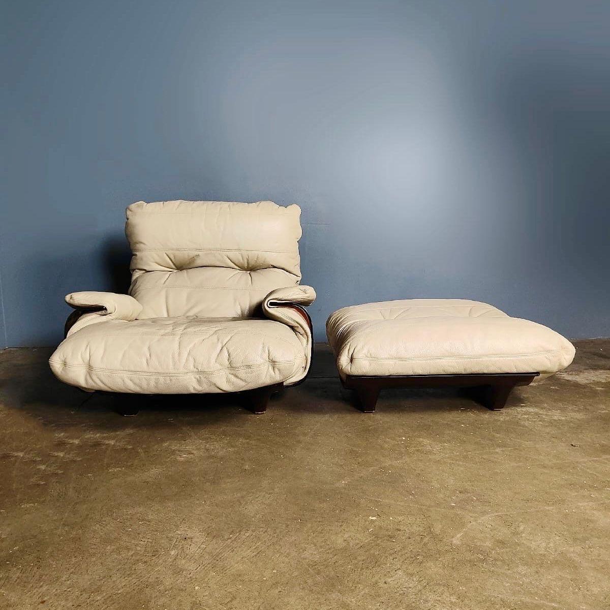 Canapé, fauteuil et repose-pieds Deux Seater de Michel Ducaroy Marsala par Ligne Roset 2