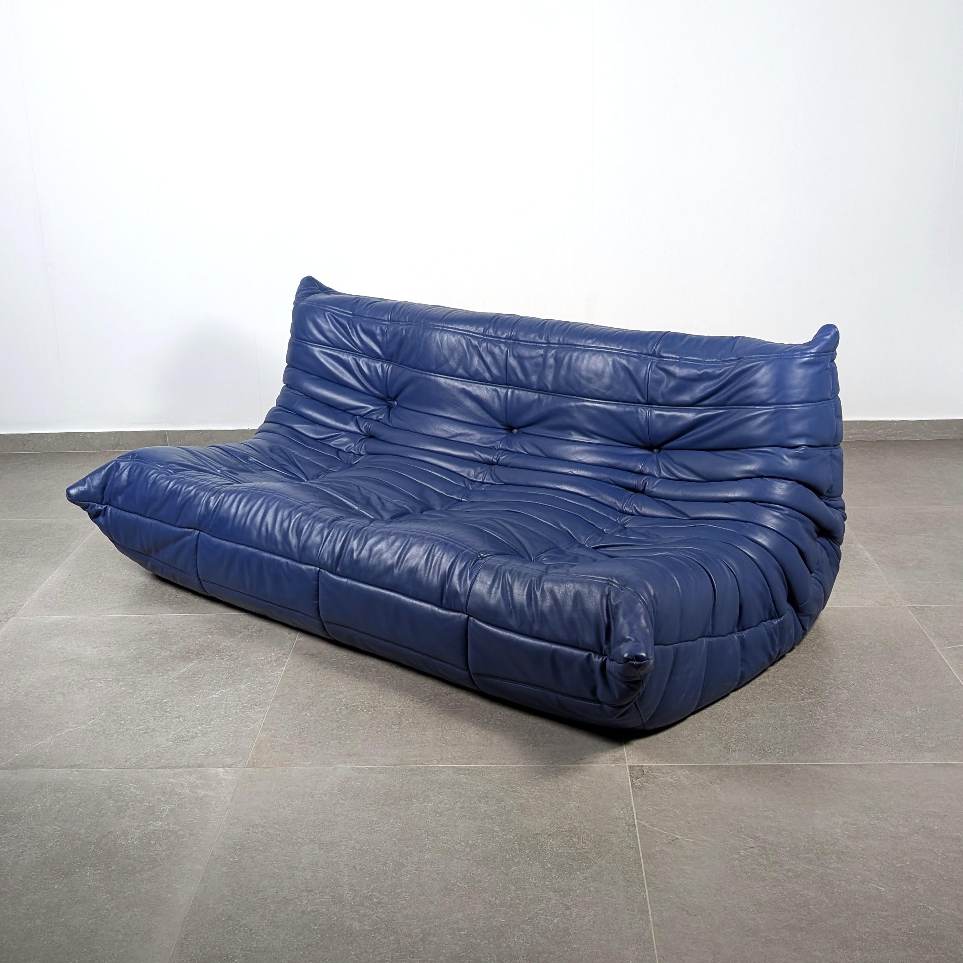 Michel Ducaroy Togo Divano a 3 posti in pelle blu Ligne Roset Francia Anni '80 in vendita 3
