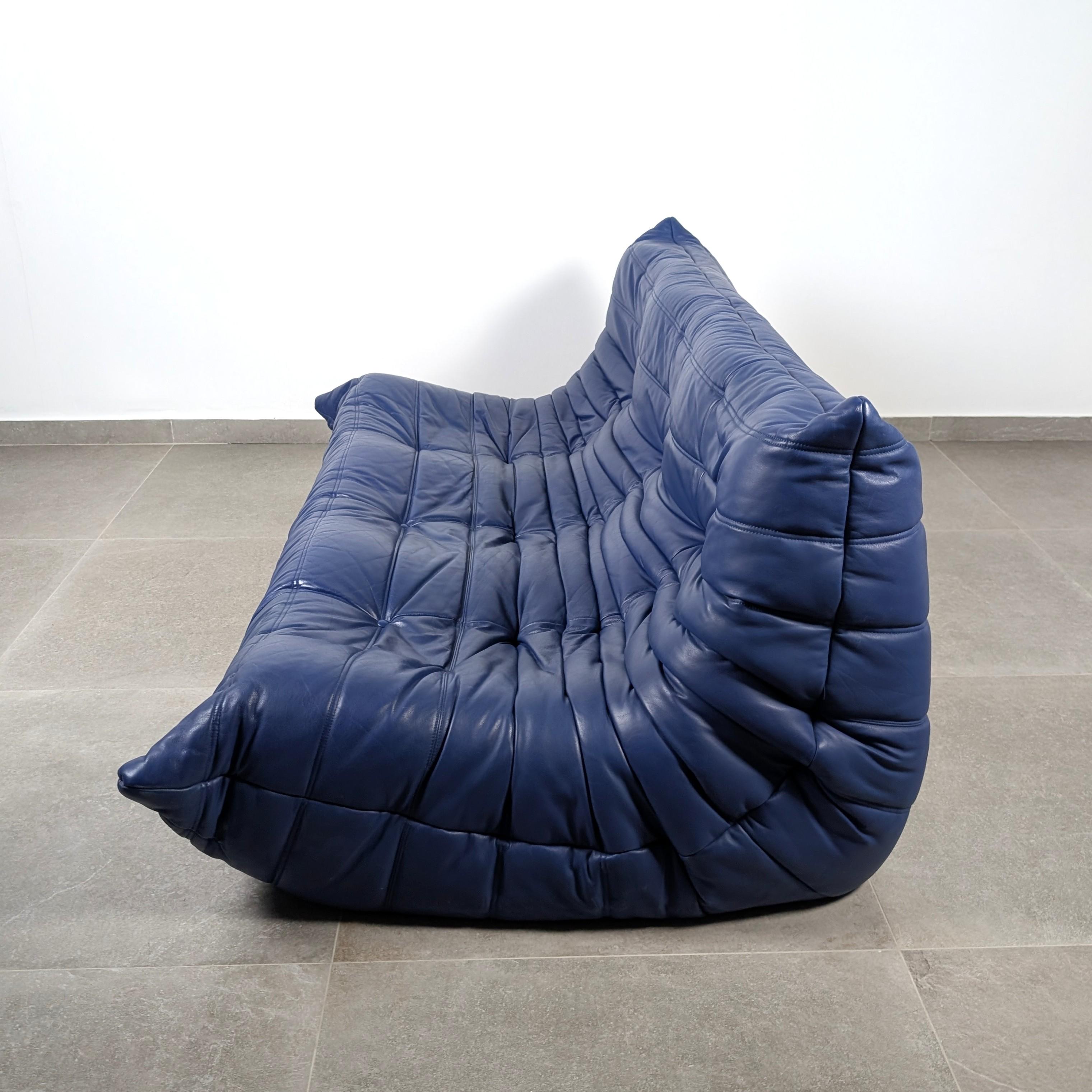 Francese Michel Ducaroy Togo Divano a 3 posti in pelle blu Ligne Roset Francia Anni '80 in vendita