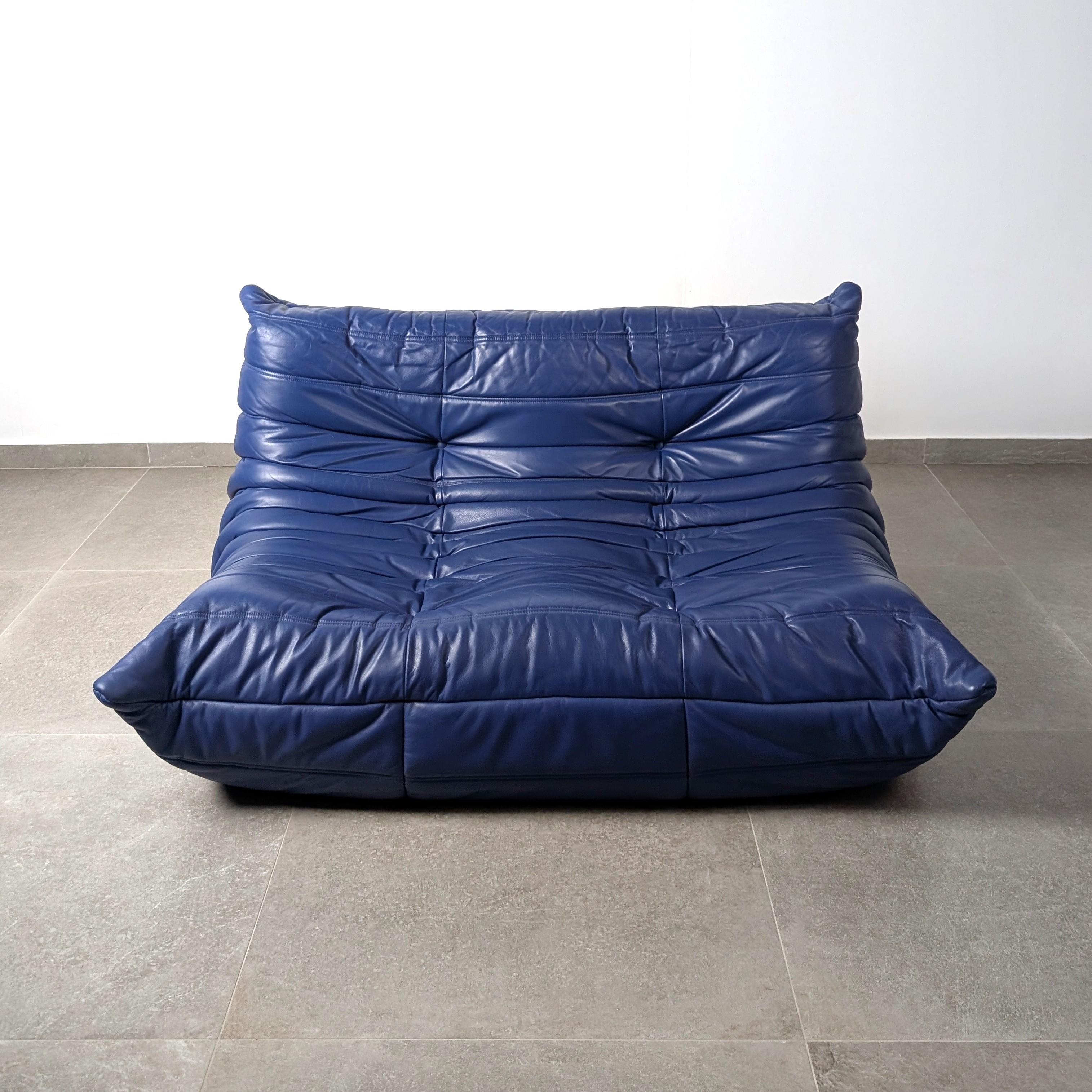 Poltrona Togo di Michel Ducaroy in pelle blu per Ligne Roset, Francia, anni '80 in vendita 3