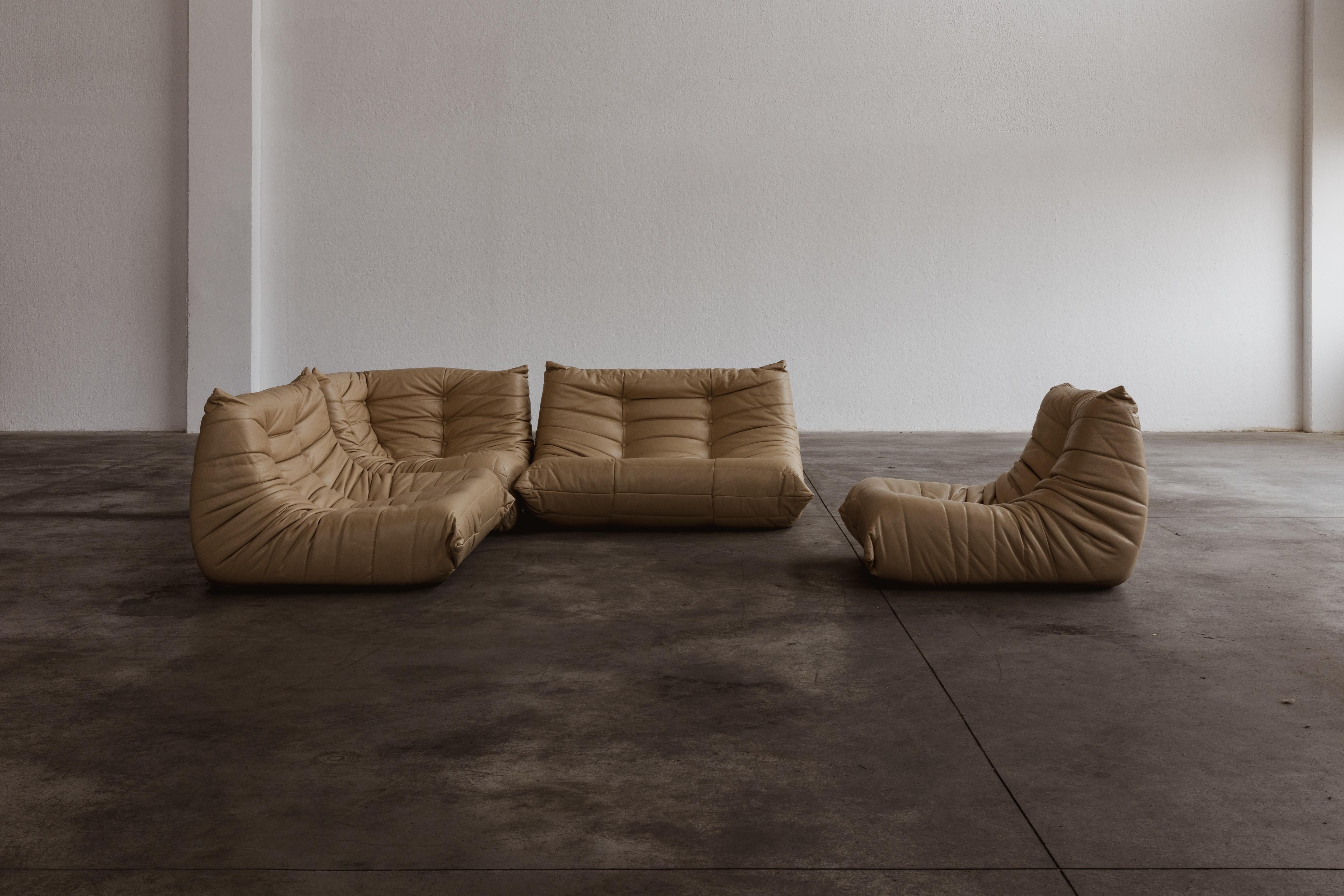Michel Ducaroy “Togo” Modular Sofa for Ligne Roset, 1973, Set of 4 For Sale 4