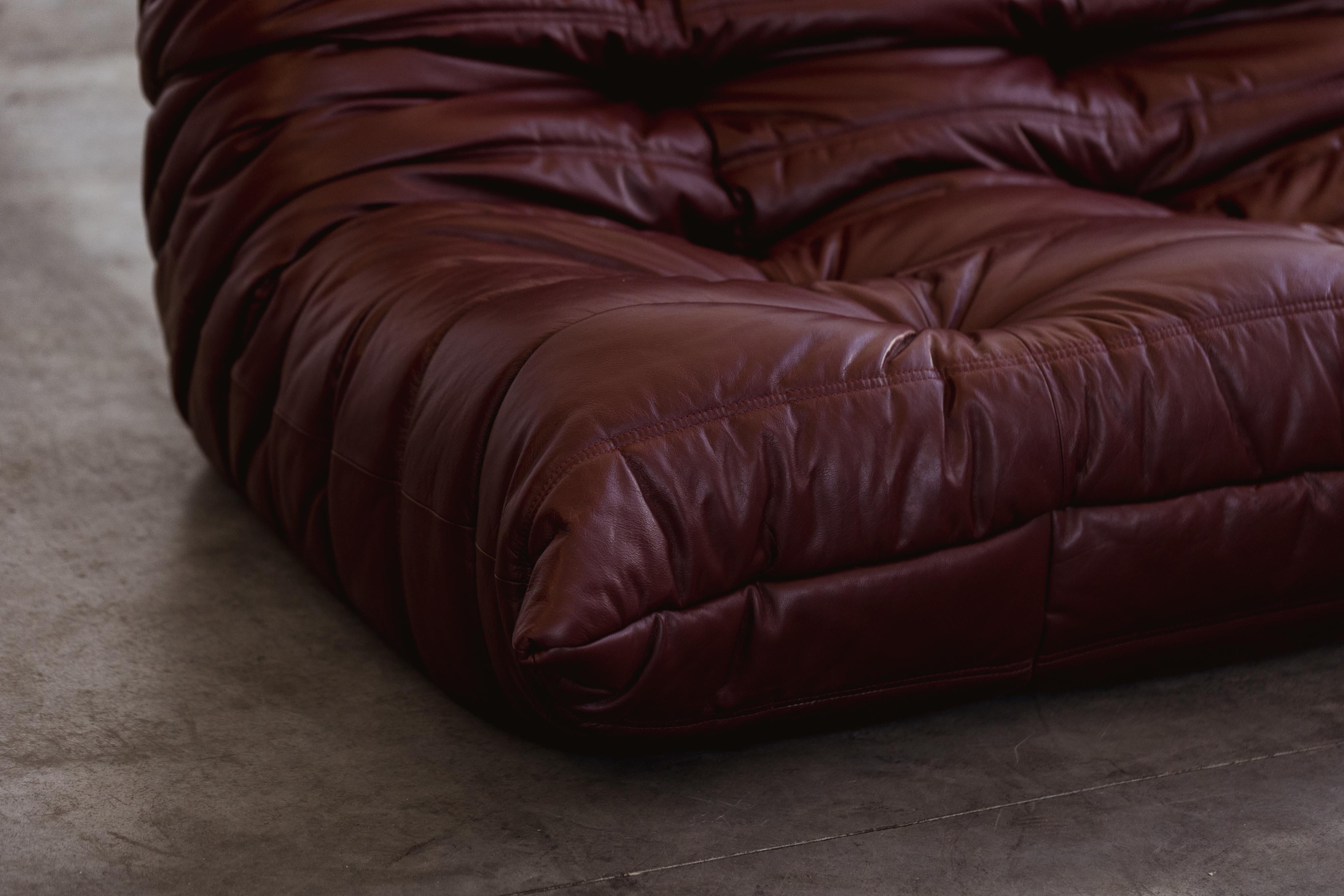 Michel Ducaroy “Togo” Modular Sofa for Ligne Roset, Burgundy, 1973, Set of 4 For Sale 5