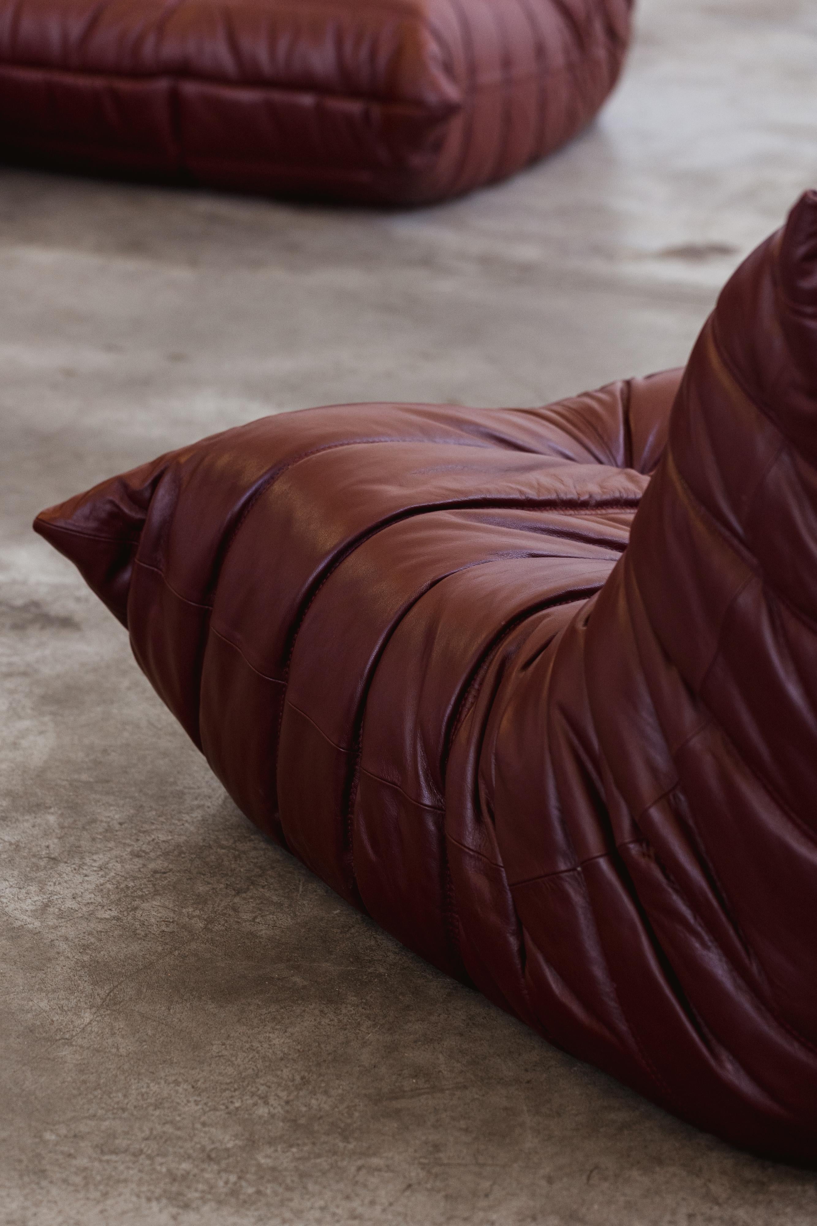 Michel Ducaroy “Togo” Modular Sofa for Ligne Roset, Burgundy, 1973, Set of 4 For Sale 7