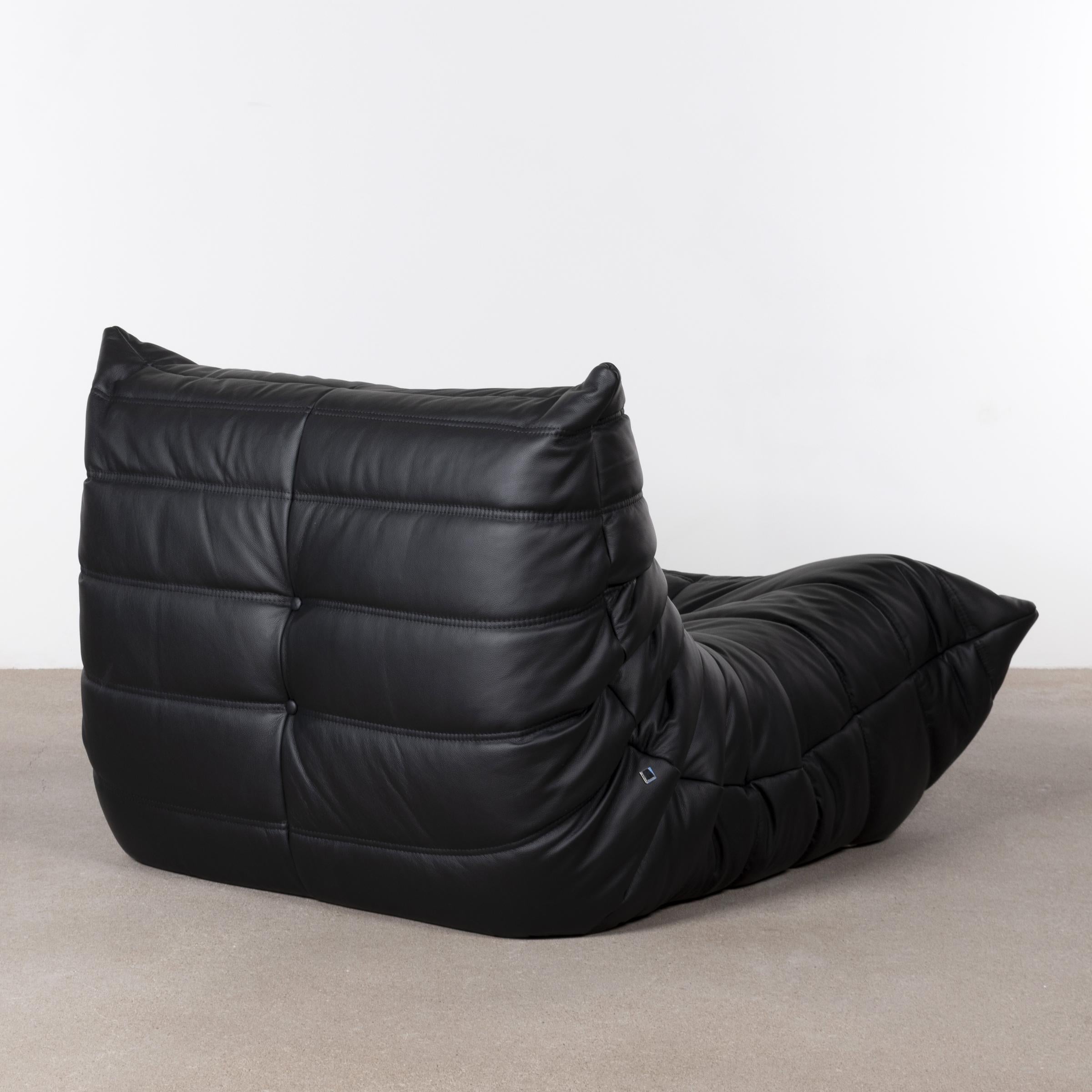 French Michel Ducaroy Togo One-Seat Sofa in Black Leather for Ligne Roset, 1973