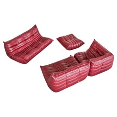 Conjunto de sofá seccional "Togo" de Michel Ducaroy en piel roja sangre de buey para Ligne Roset