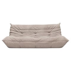 Canapé trois places « Togo » de Michel Ducaroy, en Alcantara couleur amande, pour Ligne Roset, France