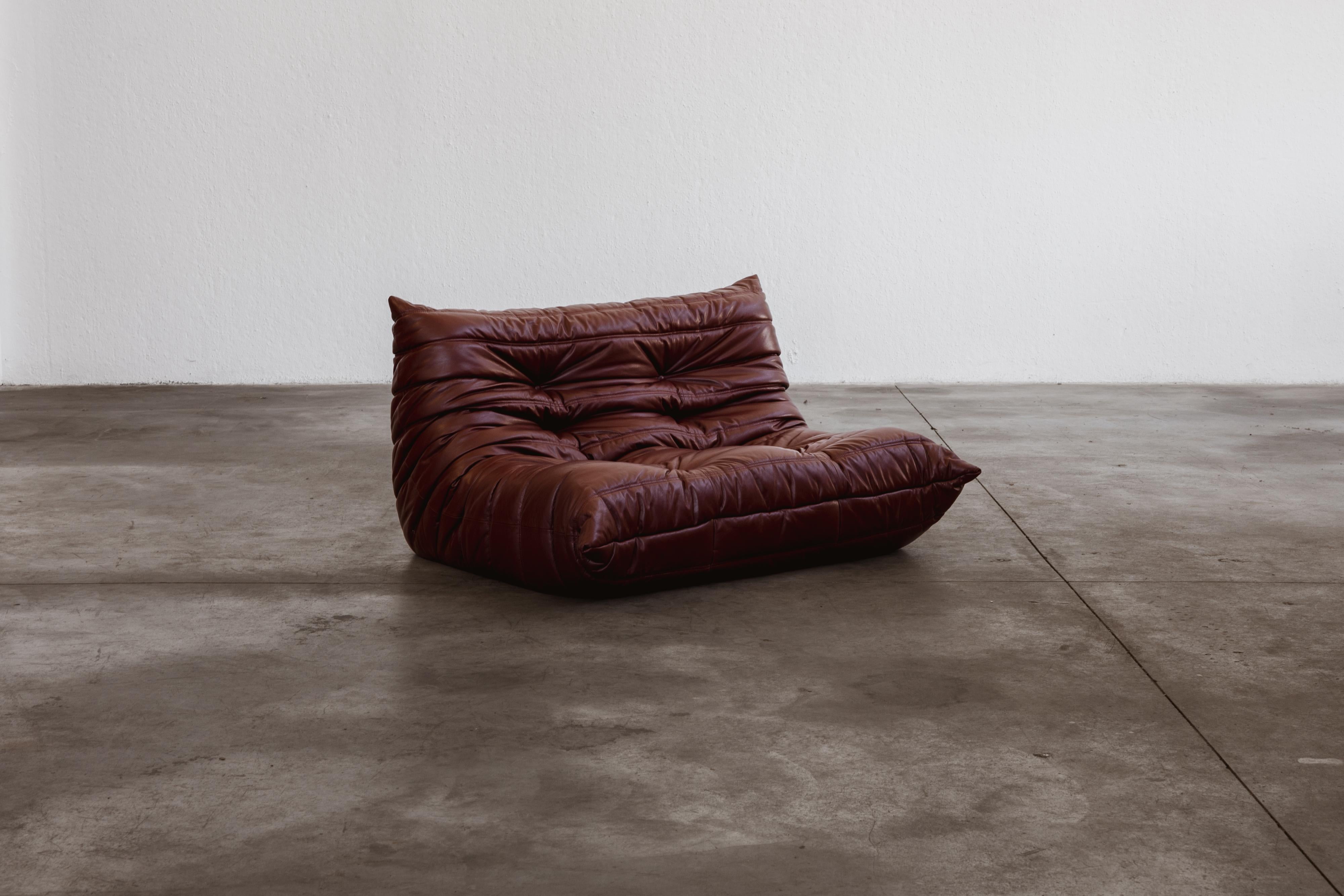 Zweisitziges Sofa 