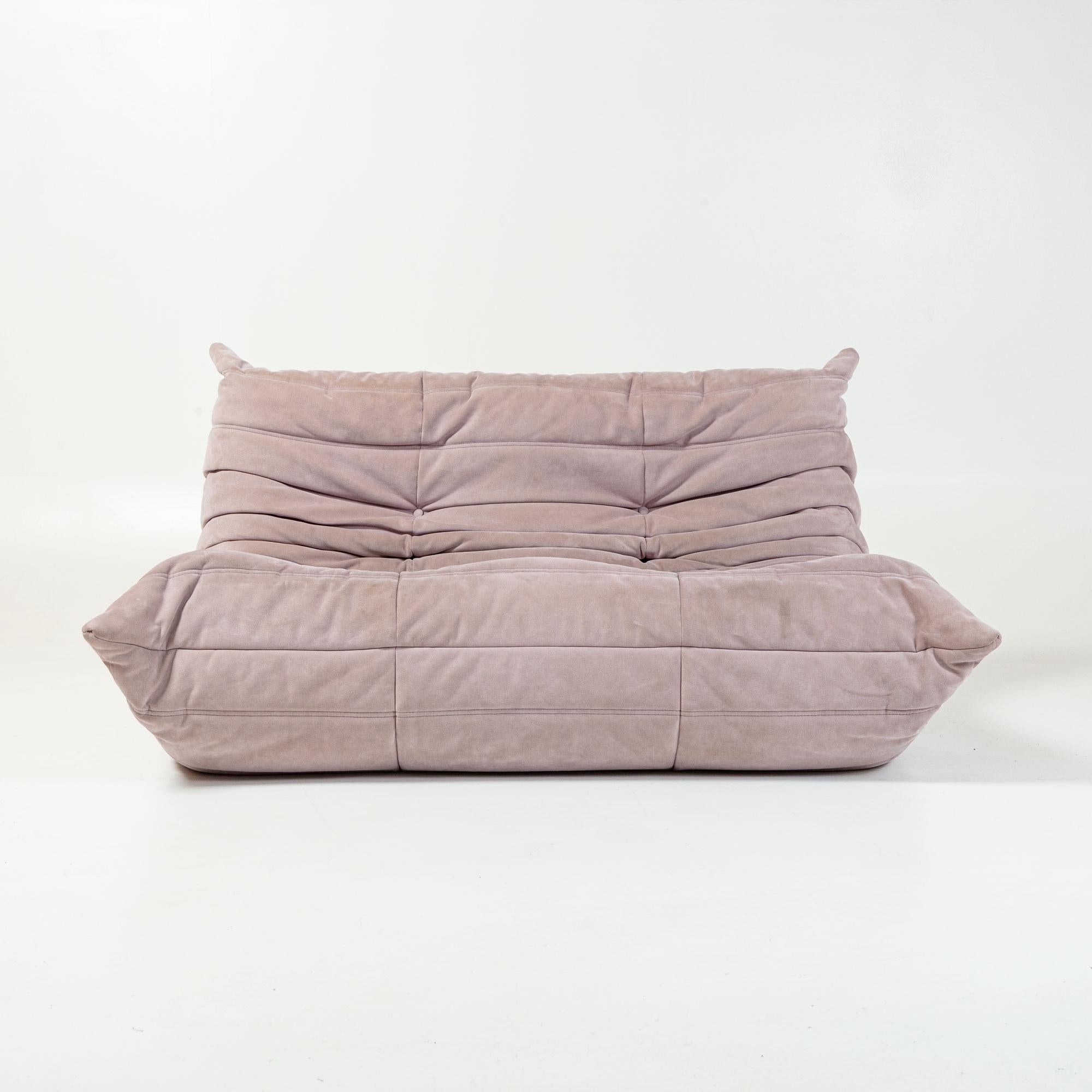 A Ligne Roset classic, Michel Ducaroy's Togo has been the ultimate in comfort and style for over forty years. The timeless collection features an ergonomic design with multiple density polyether foam construction and quilted covers, making each