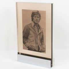 Cadre photo chromé et Lucite de Michel Dumas pour Roche Bobois