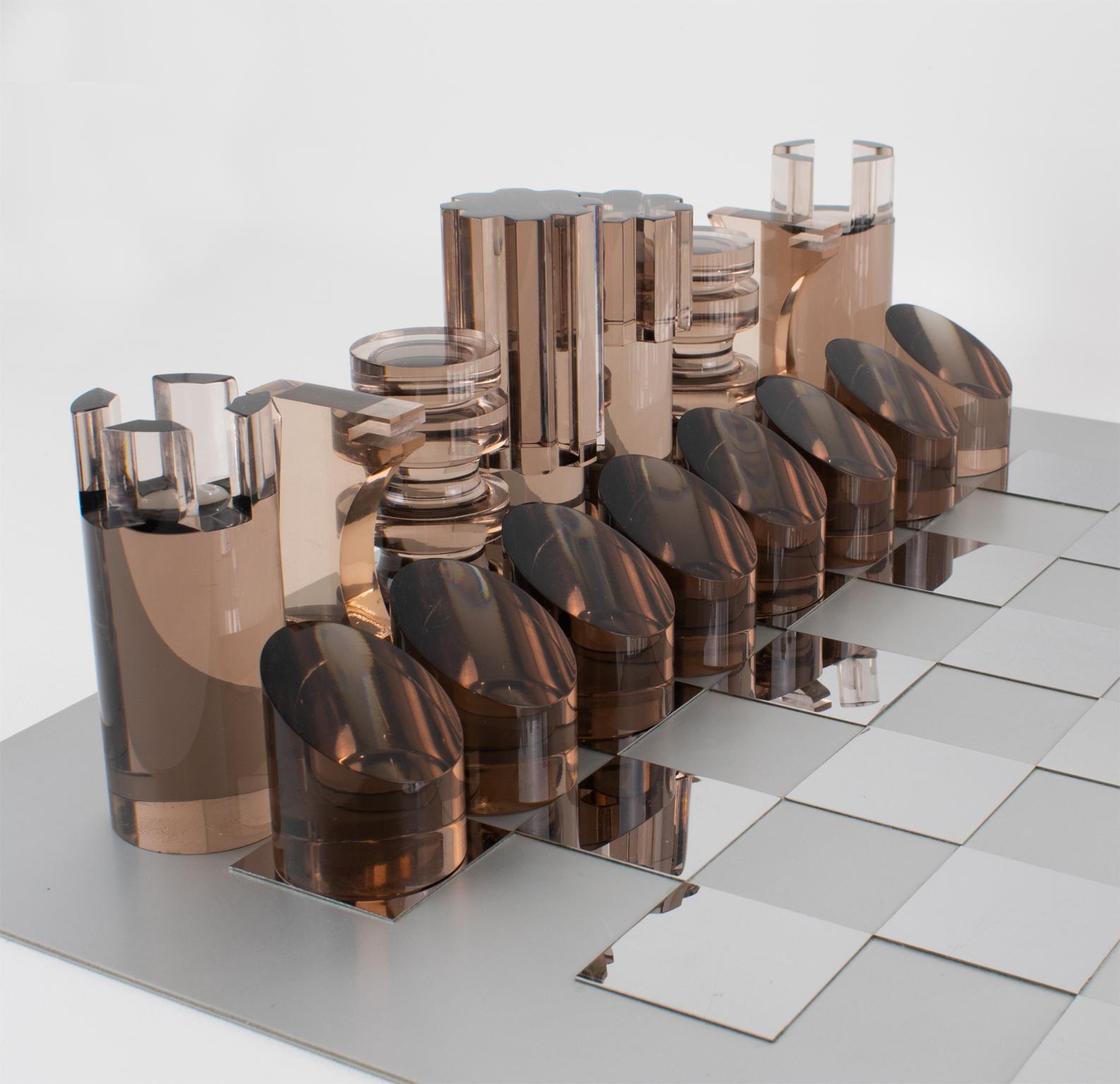 Juego de ajedrez de plexiglás y aluminio Michel Dumas para Roche Bobois, hacia 1970 en Bueno estado para la venta en Atlanta, GA