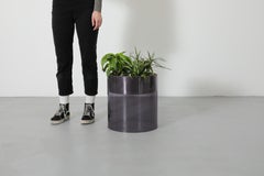 Jardinière en plexiglas fumée avec plat en aluminium inséré de Michel Dumas pour Roche Bobois