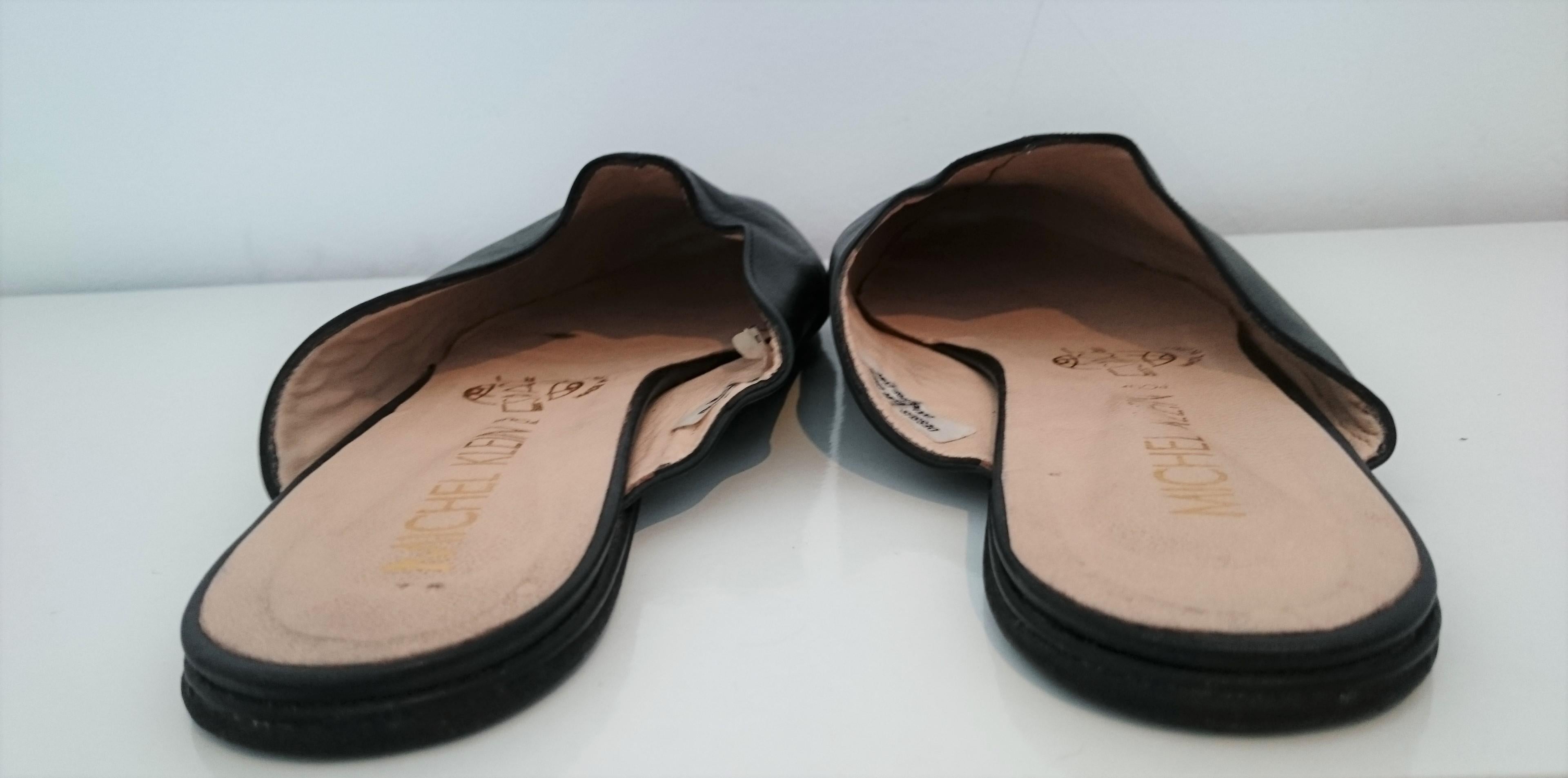 Michel Klein Black Leather Slippers for Home. Size 9B  In Excellent Condition For Sale In Somo (Santander), ES