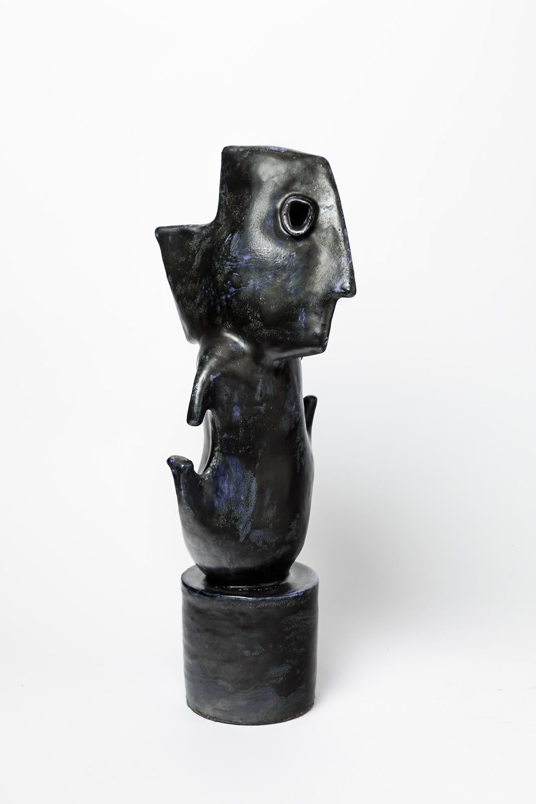 Mid-Century Modern Sculpture d'animal abstraite en céramique bleu foncé abstrait - Michel Lanos en vente