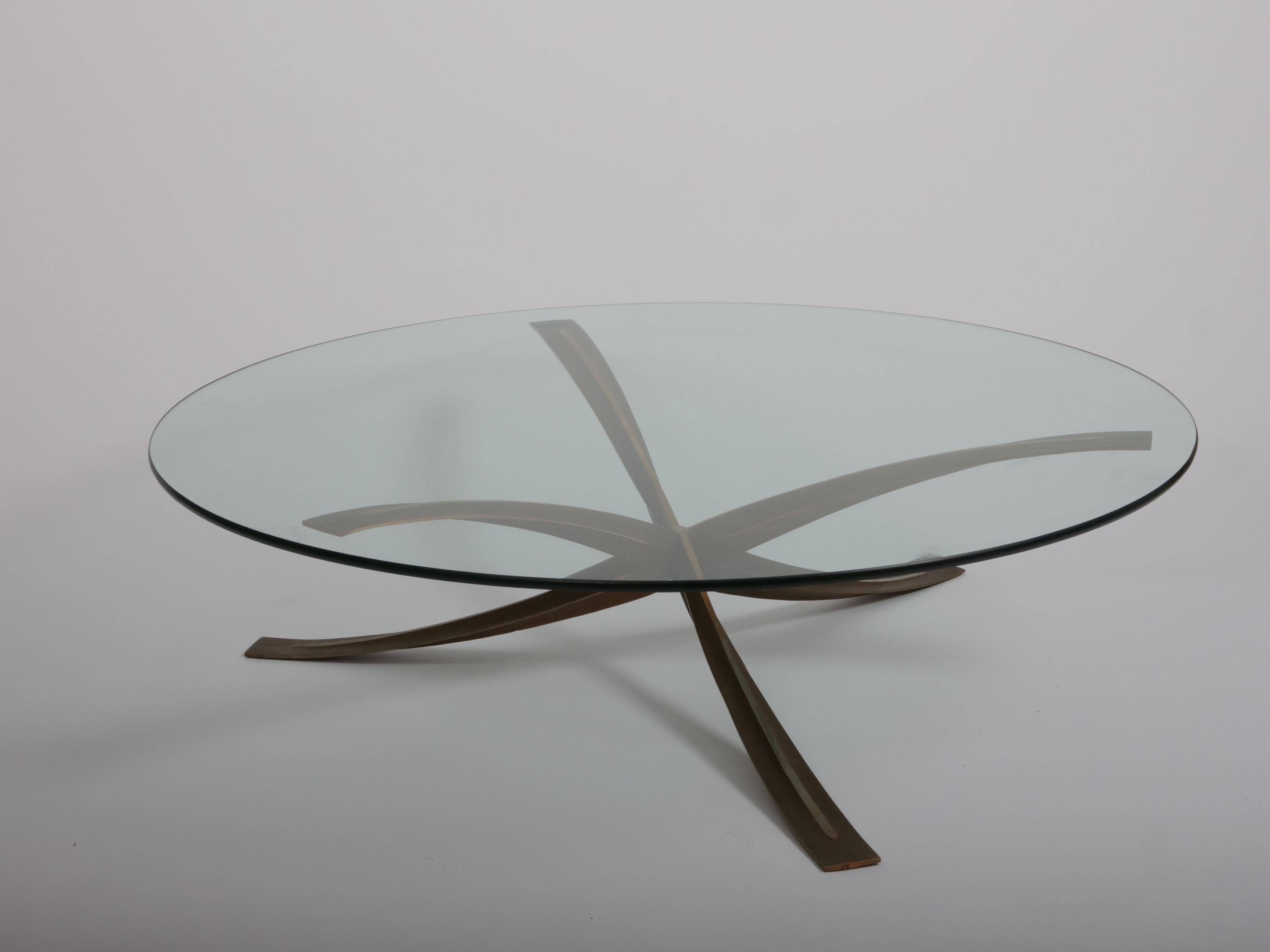 Michel Mangematin Couchtisch/Cocktailtisch aus Bronzeguss.  Frankreich um 1962 im Angebot 1