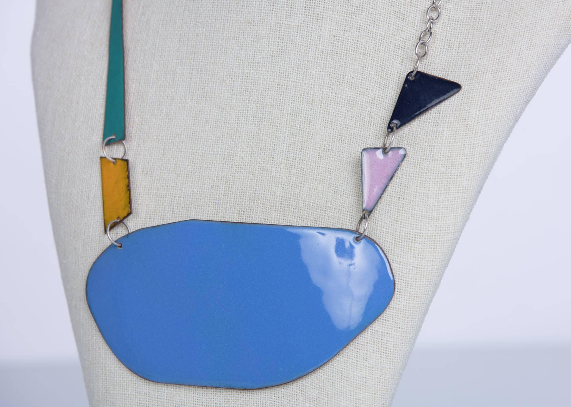Michel McNabb für Basha Halskette aus Sterlingsilber mit goldener und blauer Teich-Emaille Damen