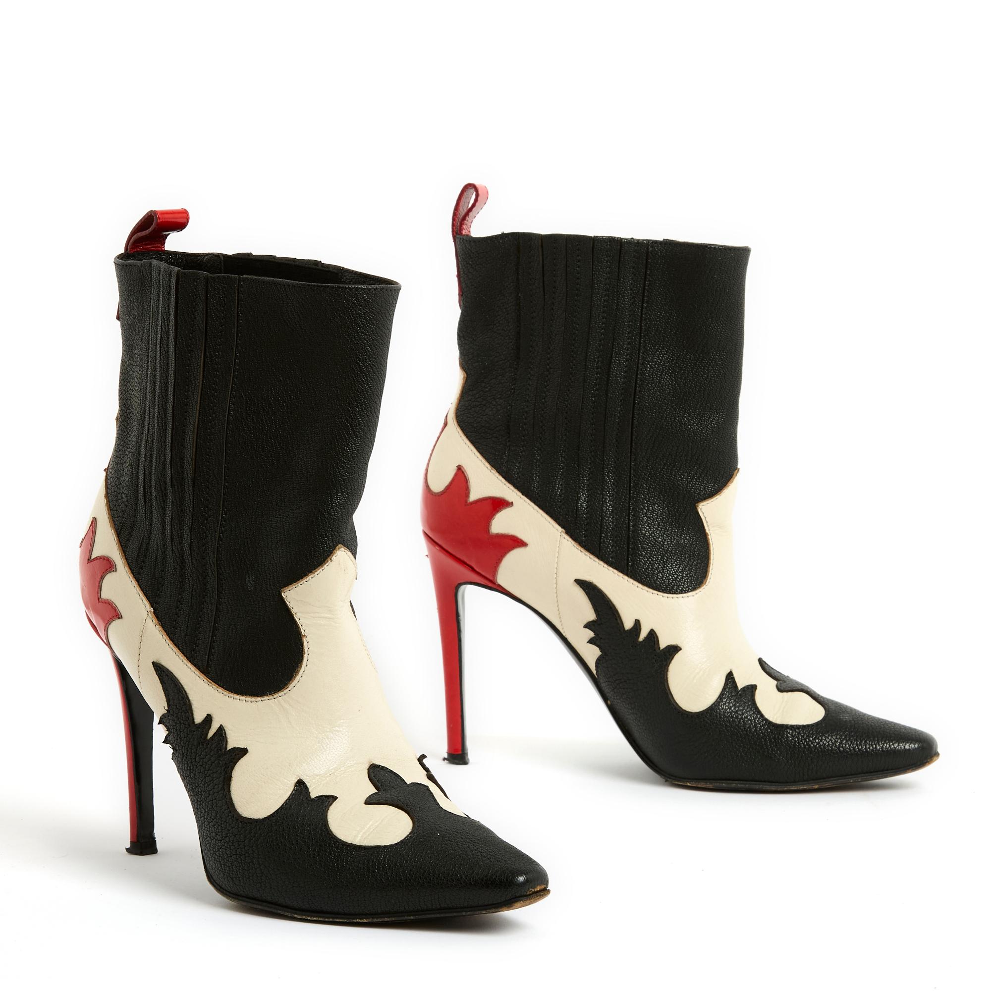 Michel Perry boots, stiletto heel, red, white and black tricolor western pattern in leather inserts, comfort elastic on each side but the boots slip on easily, heel covered in red patent leather. Size 40EU, insole 25.7 cm (excluding toe), heel 11 cm