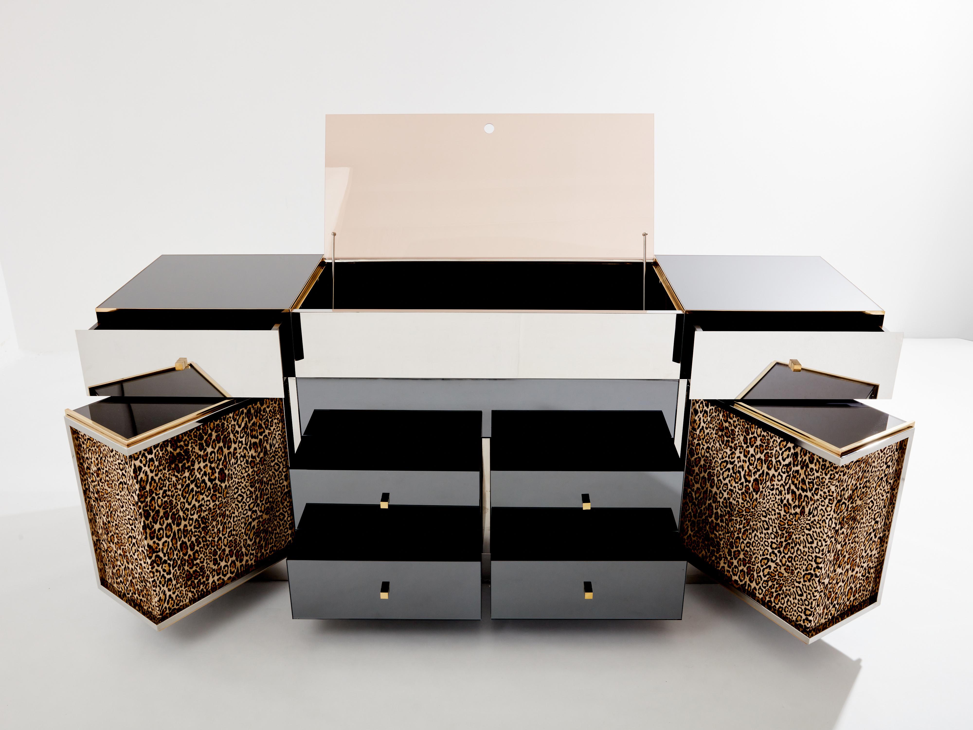 Francese Michel Pigneres credenza bar leopardata a specchio in ottone 1969 in vendita