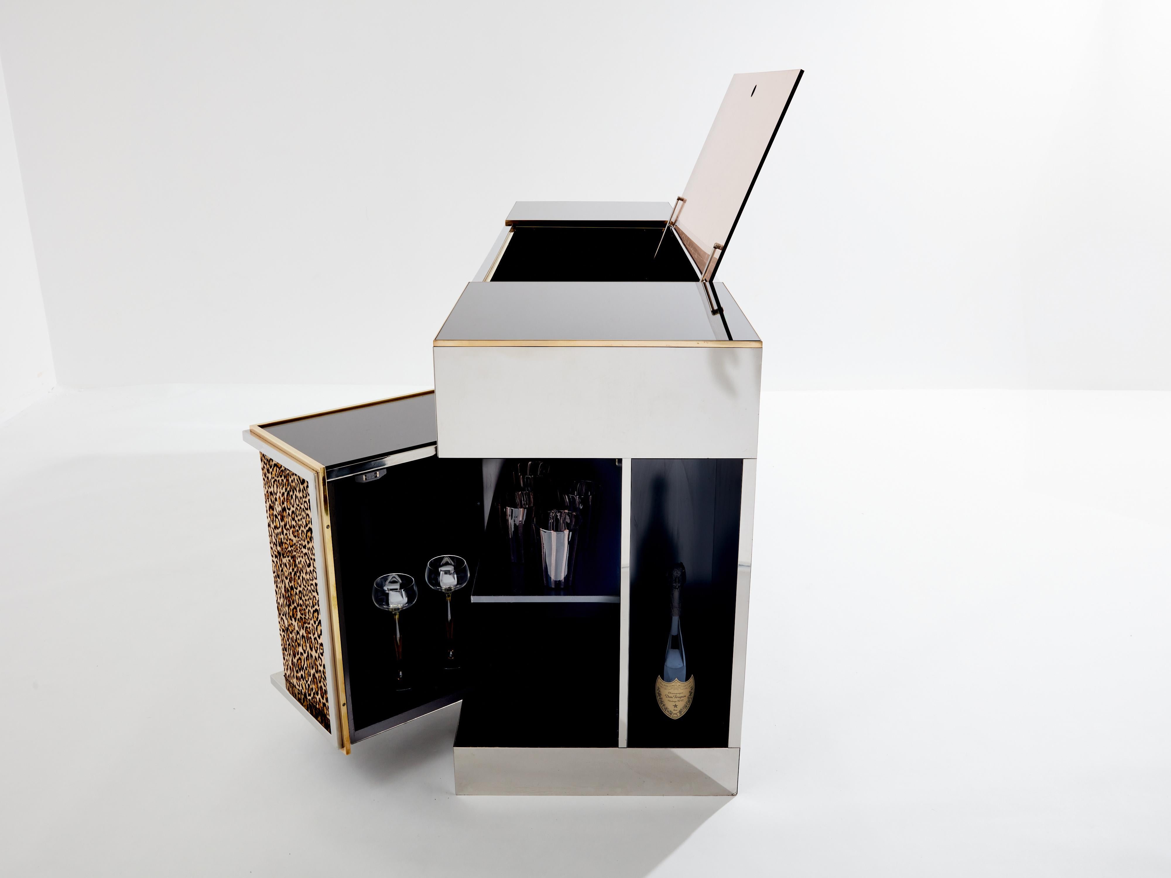 Metà XX secolo Michel Pigneres credenza bar leopardata a specchio in ottone 1969 in vendita