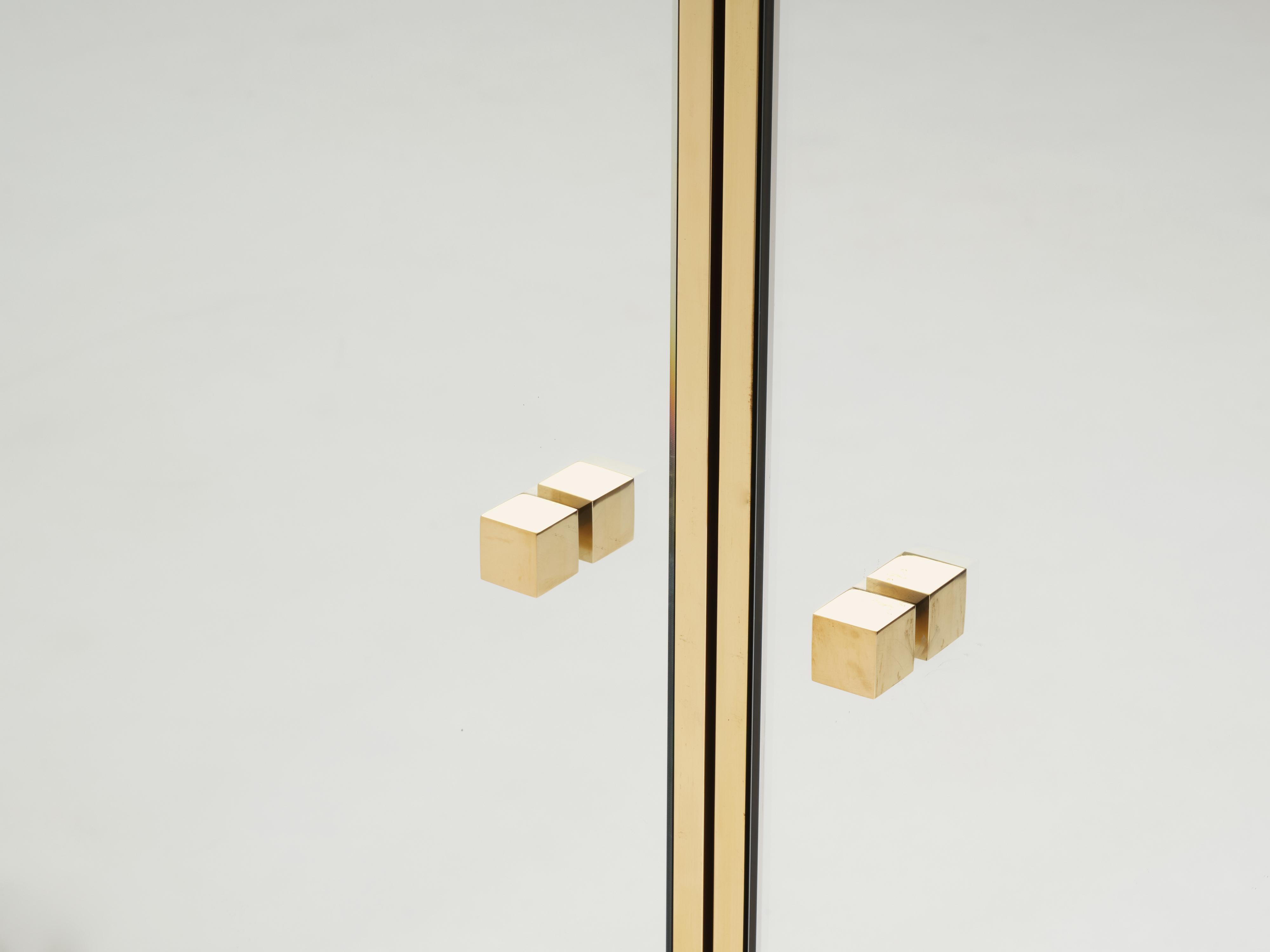 Michel Pigneres brass mirrored lucite feet sideboard 1970s In Good Condition For Sale In Paris, IDF