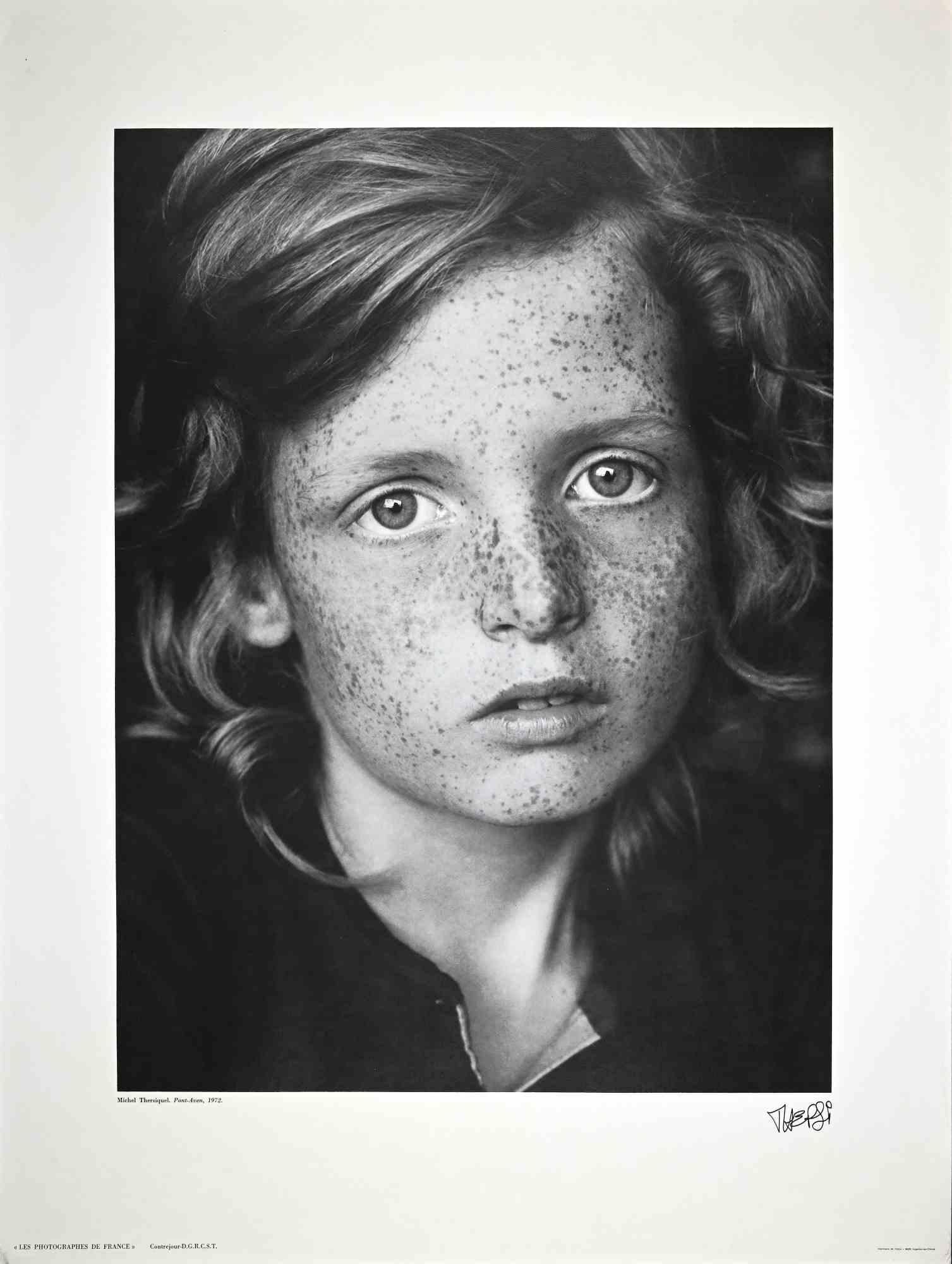 Point-Aven is a vintage poster realized by Michel Tersiquel in 1972. 

Black and white colored offset print.

The artwork represented a phothograph poster of a child portrait. 

Excellent conditions. Hand-signed on the lower margins.

Signed and