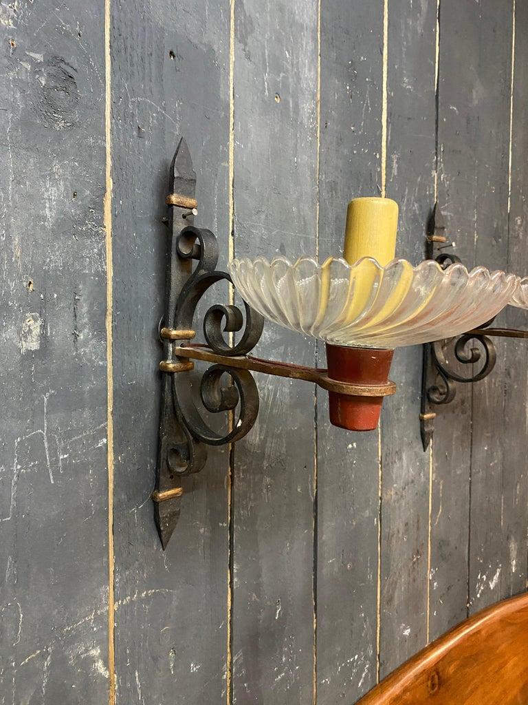 Michel Zadounaïsky 1903-1983 (att. to) four wrought iron and lacquered sconces In Good Condition For Sale In Mouscron, WHT