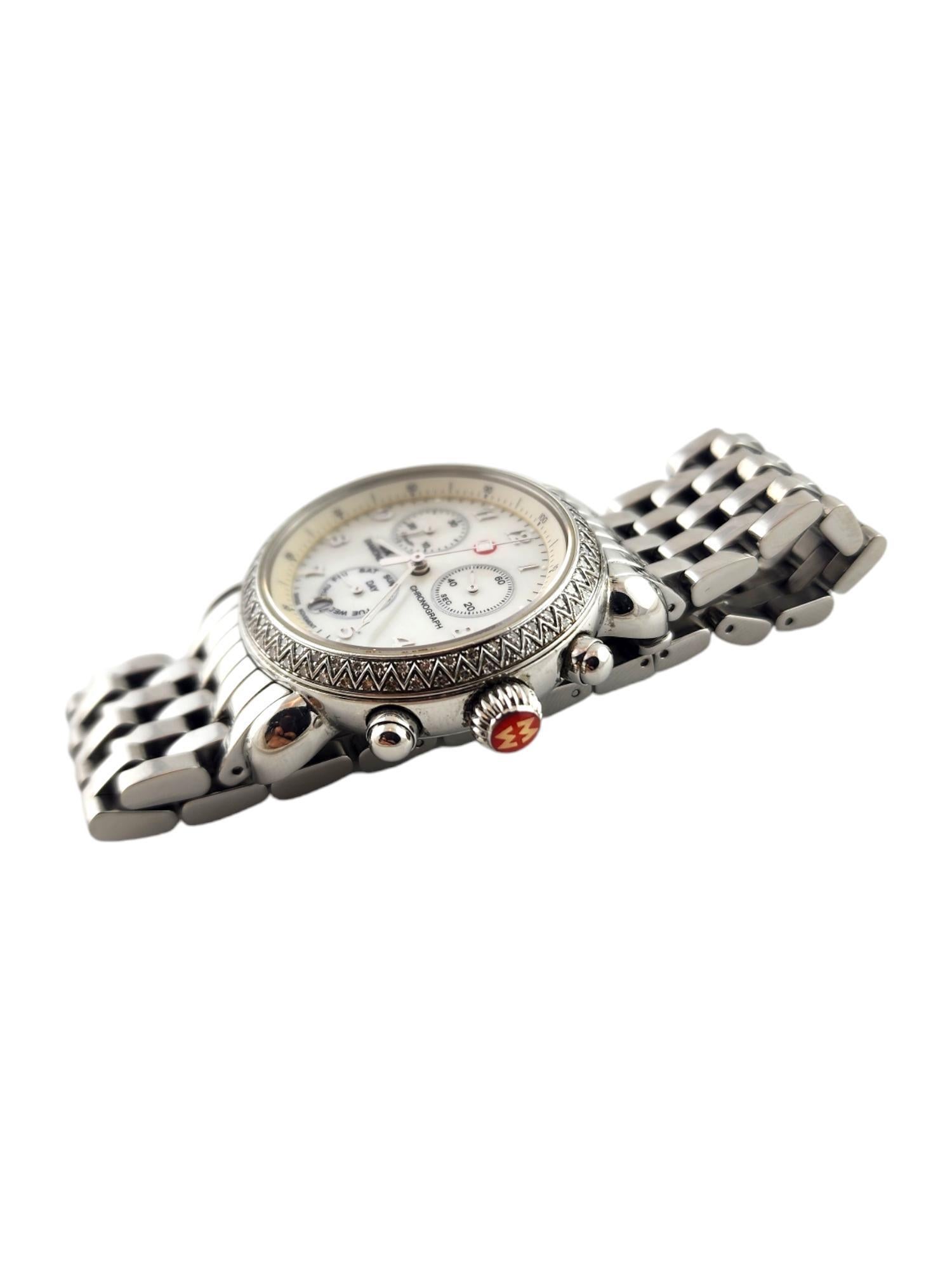 Michele CSX33 Ladies Watch

Model: MW03M01A1025

This beautiful Michele ladies watch is set in stainless steel with a diamond bezel. 100 Diamonds carat weight - 0.60cts

Case is 33 mm in diameter

Mother of pearl Arabic dial with silver