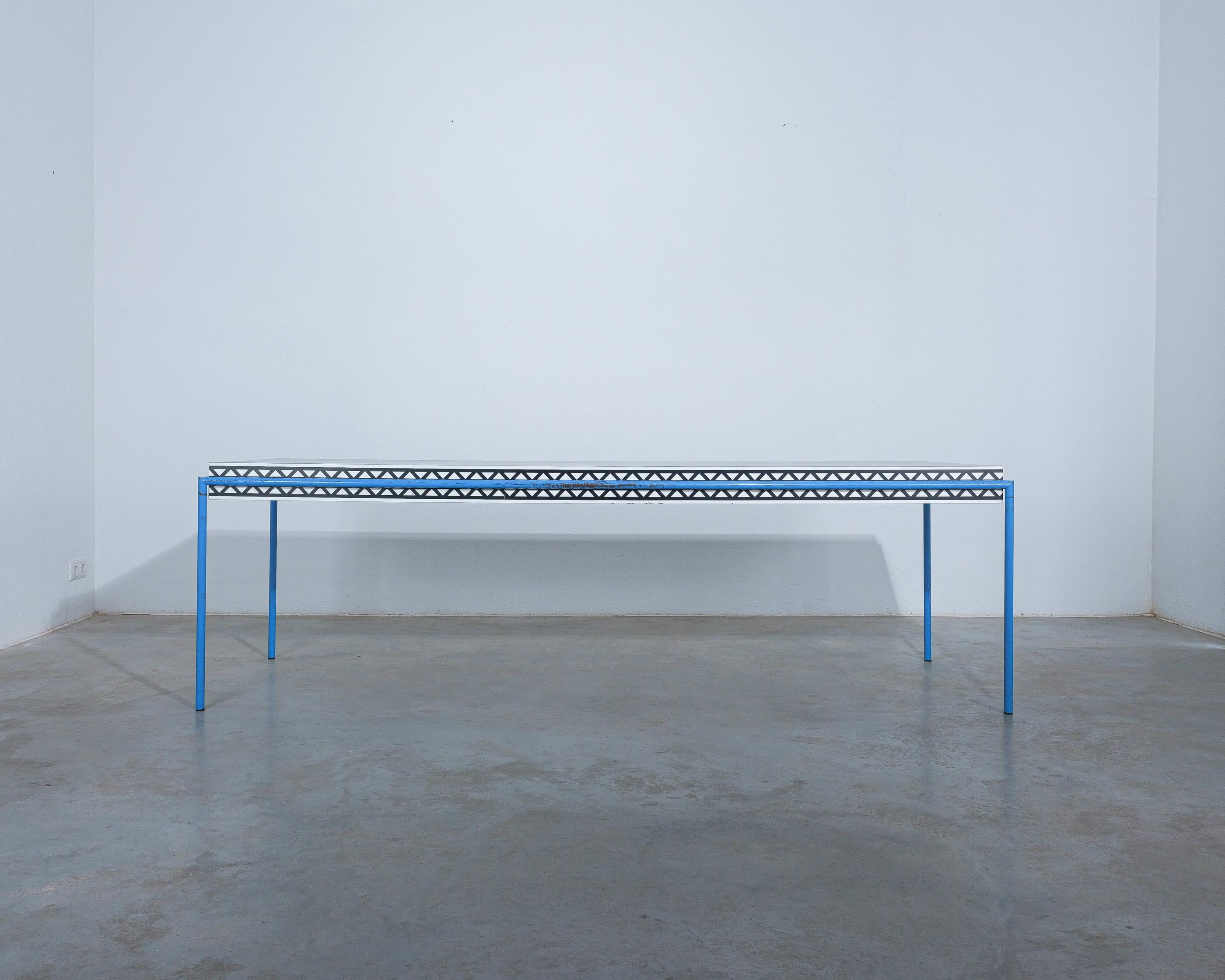 Table à manger Bourgogne Michele de Lucchi pour Memphis Milano, Italie, 1985 en vente 3