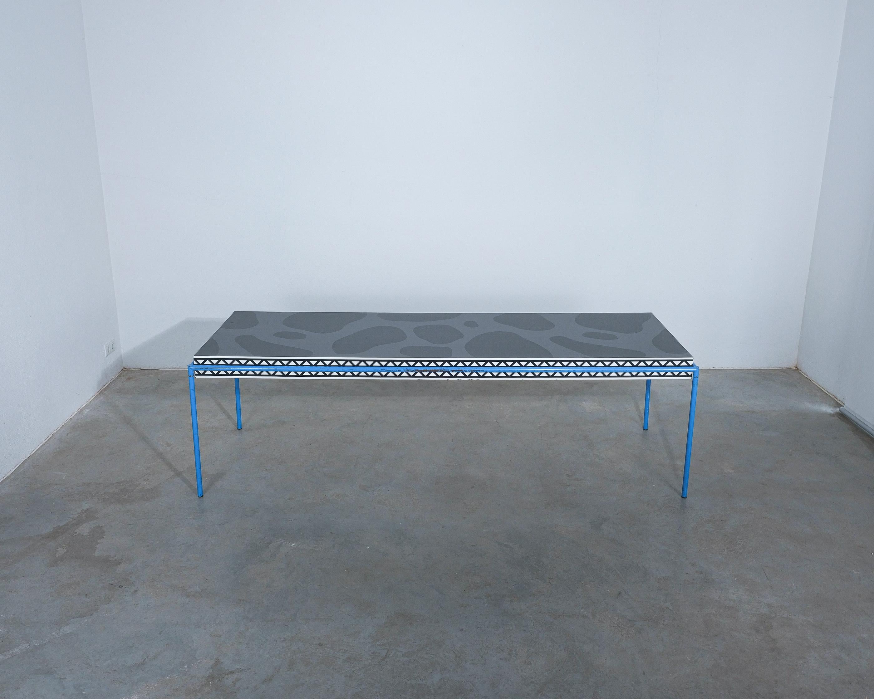 Table à manger Bourgogne Michele de Lucchi pour Memphis Milano, Italie, 1985 en vente 4