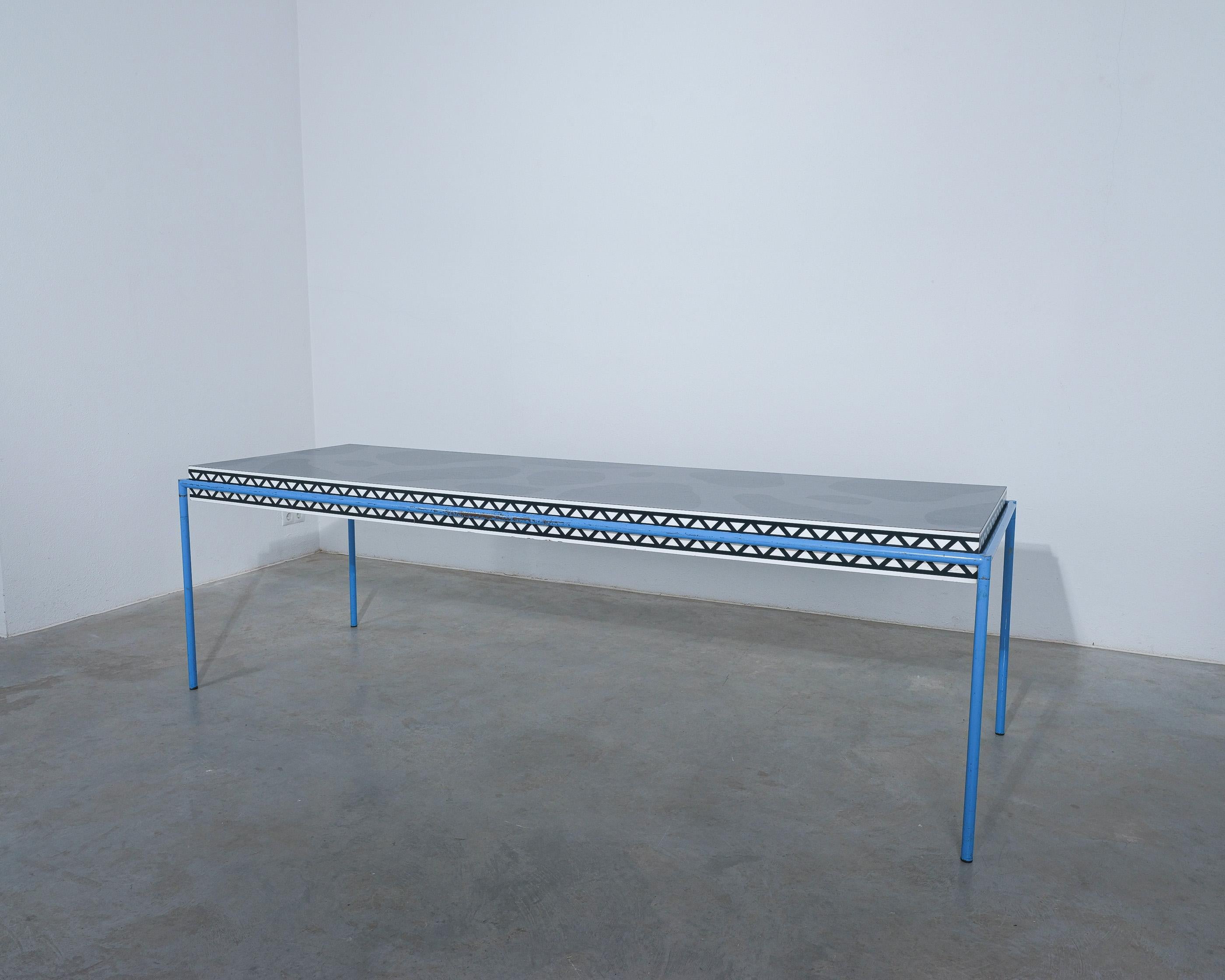 Table à manger Bourgogne Michele de Lucchi pour Memphis Milano, Italie, 1985 en vente 5