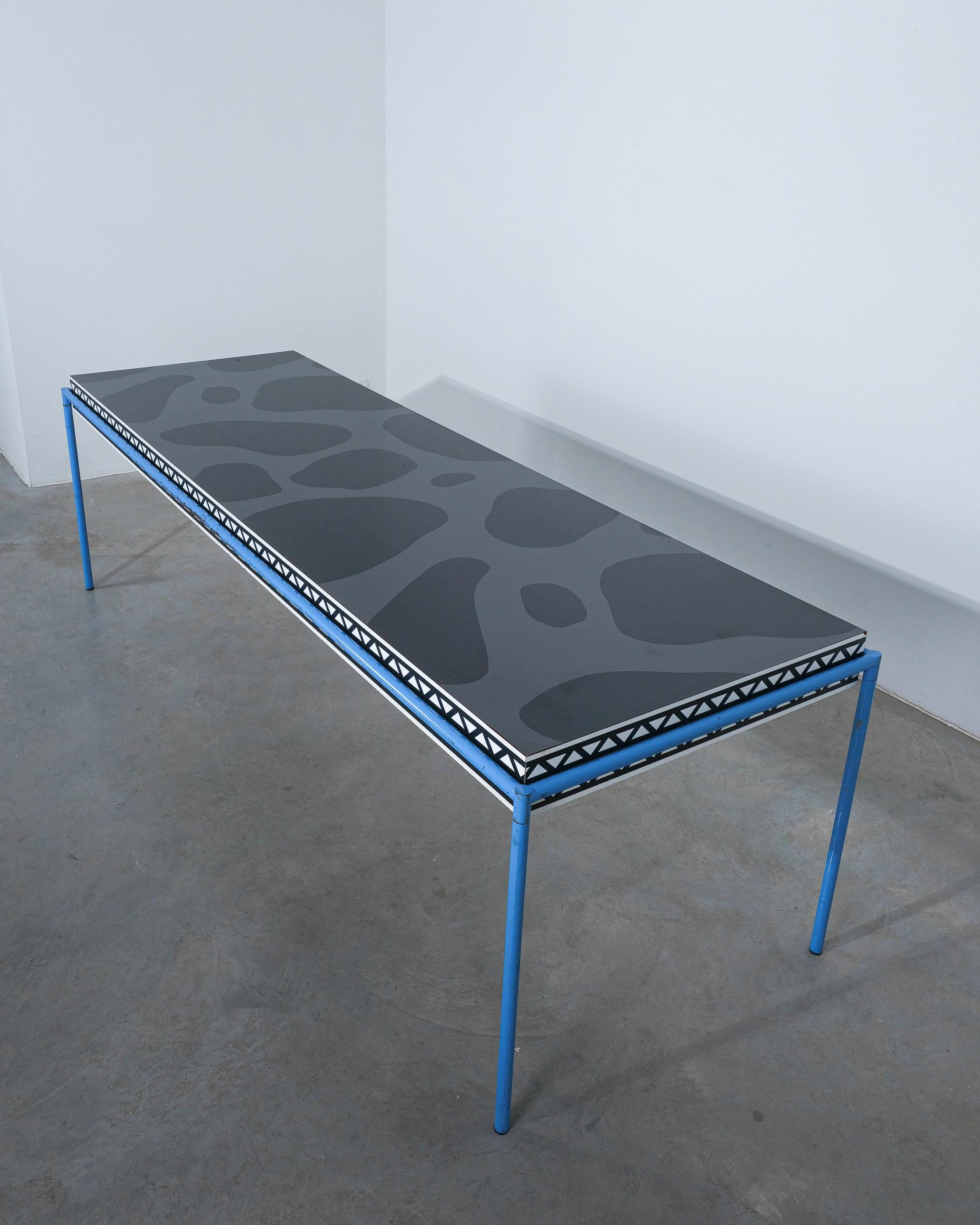 Acier Table à manger Bourgogne Michele de Lucchi pour Memphis Milano, Italie, 1985 en vente