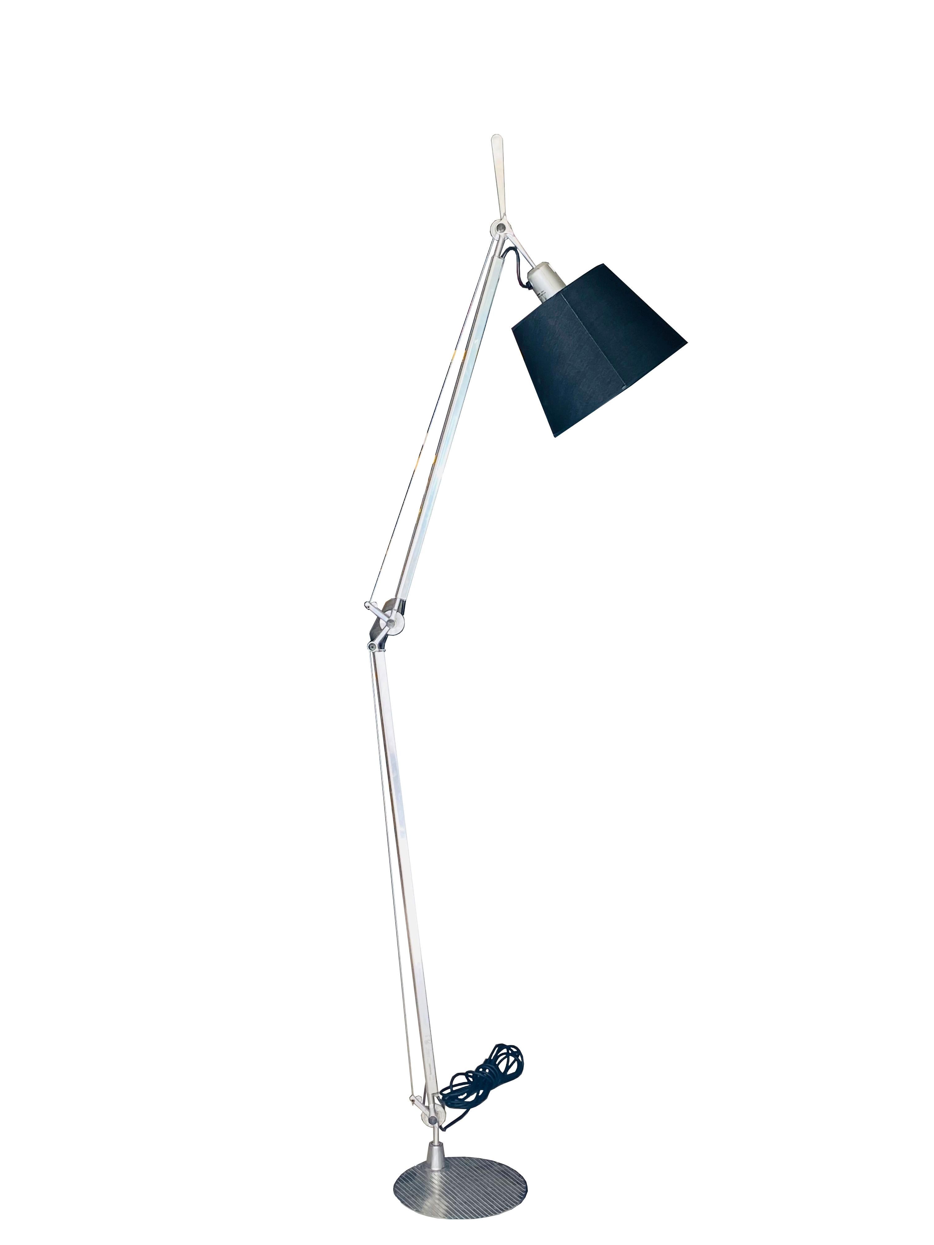 Tolomeo is a floor lamp of medium to large dimensions. An important floor lamp for a large living room or lounge where the movable arms allow customisation of the lamp's inclination.