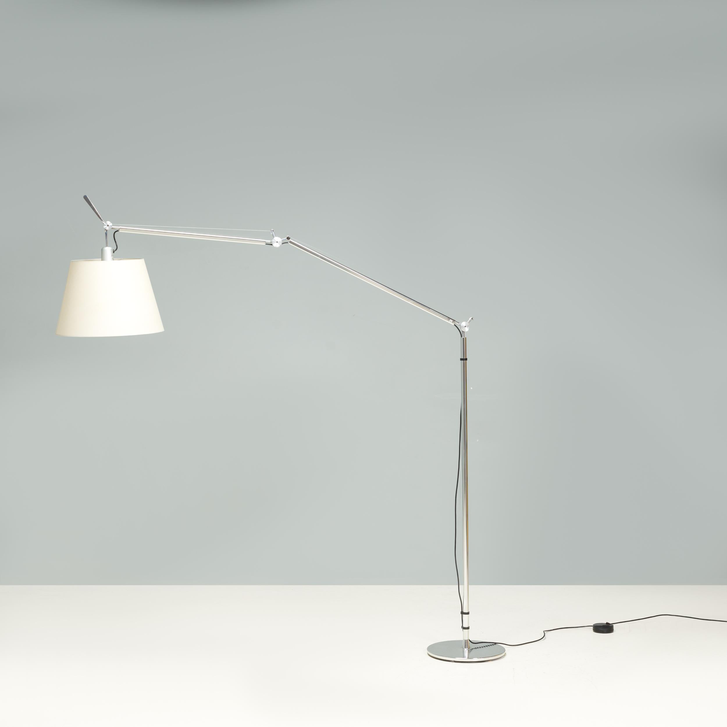 Originally designed by Michele De Lucchi and Giancarlo Fassina in 2002 and manufactured by Artemide, the Tolomeo mega floor lamp has since become a classic modern lighting design.

Constructed from a polished aluminium and sitting on a round base,