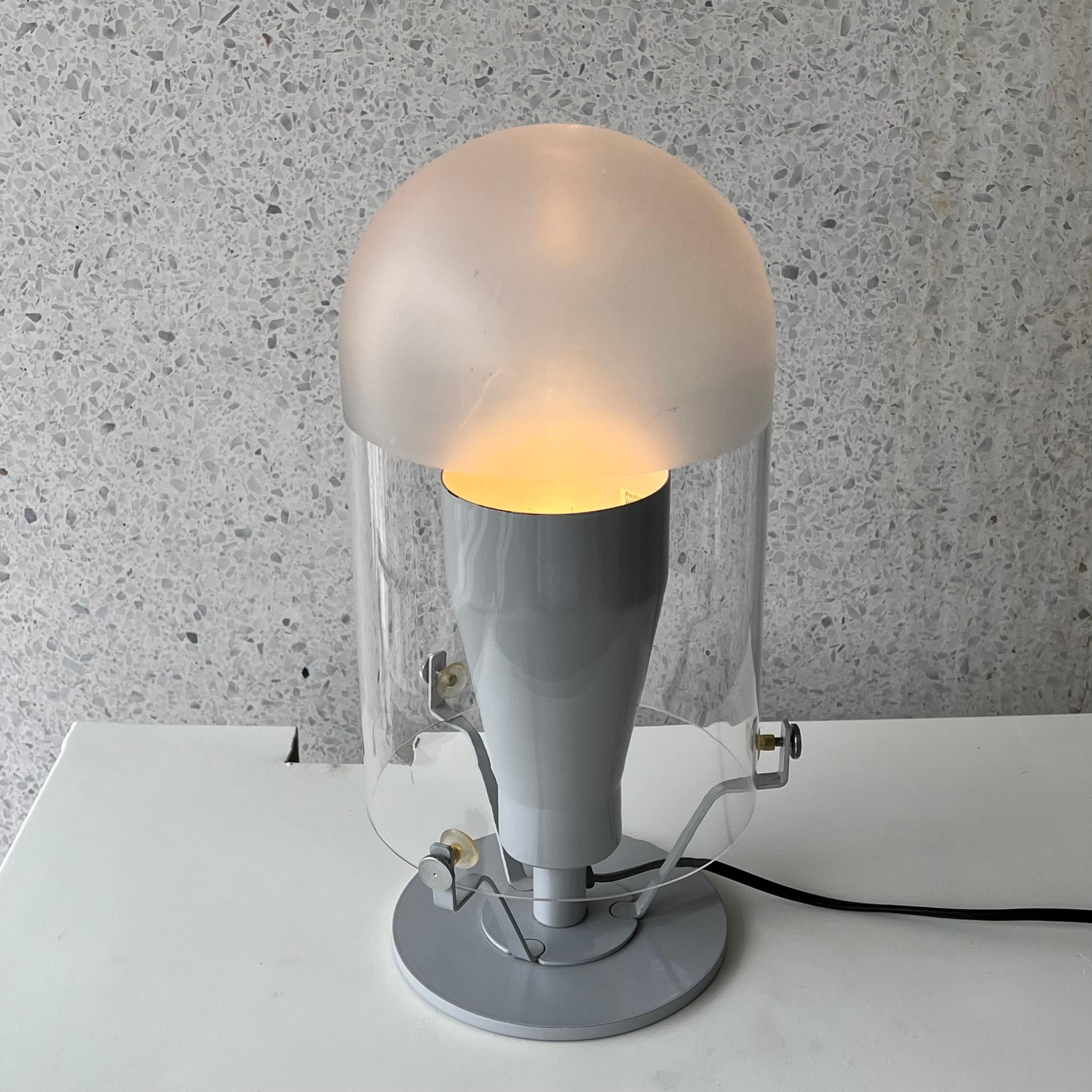 Other Michele DE LUCCHI (né en 1951) Lampe Tokyo  modèle crée en 1998 For Sale