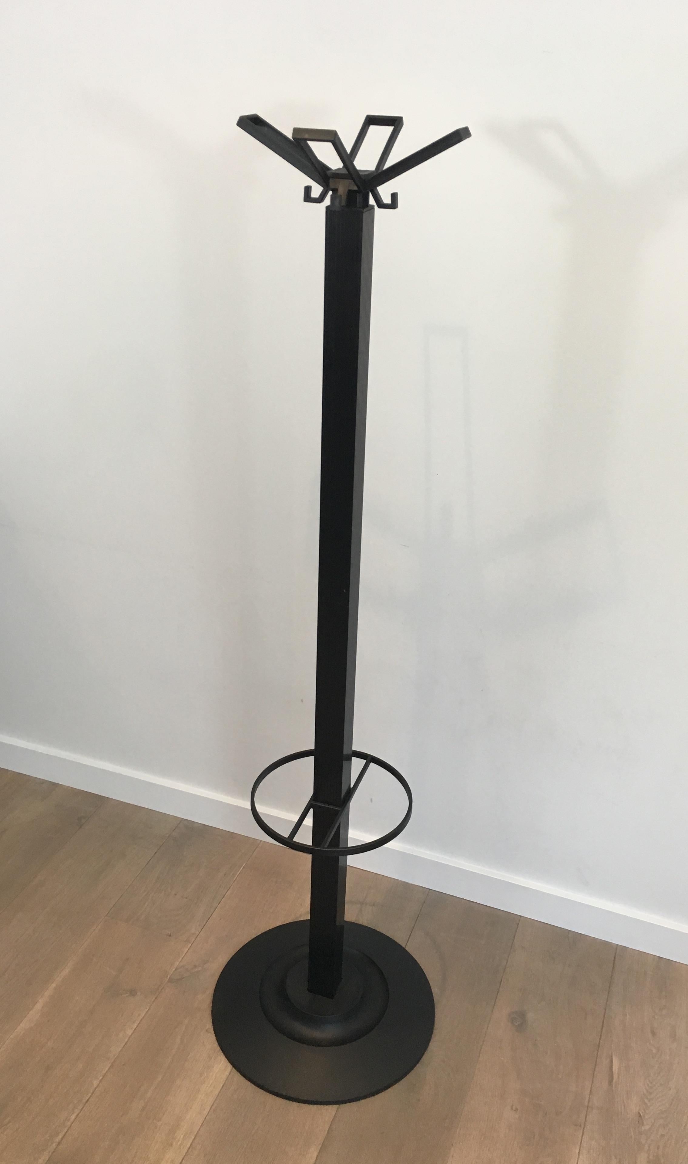 Michele De Lucchi & Tadao Takaichi für Kartell, Schwarzer Kunststoff-Mantelständer im Angebot 6