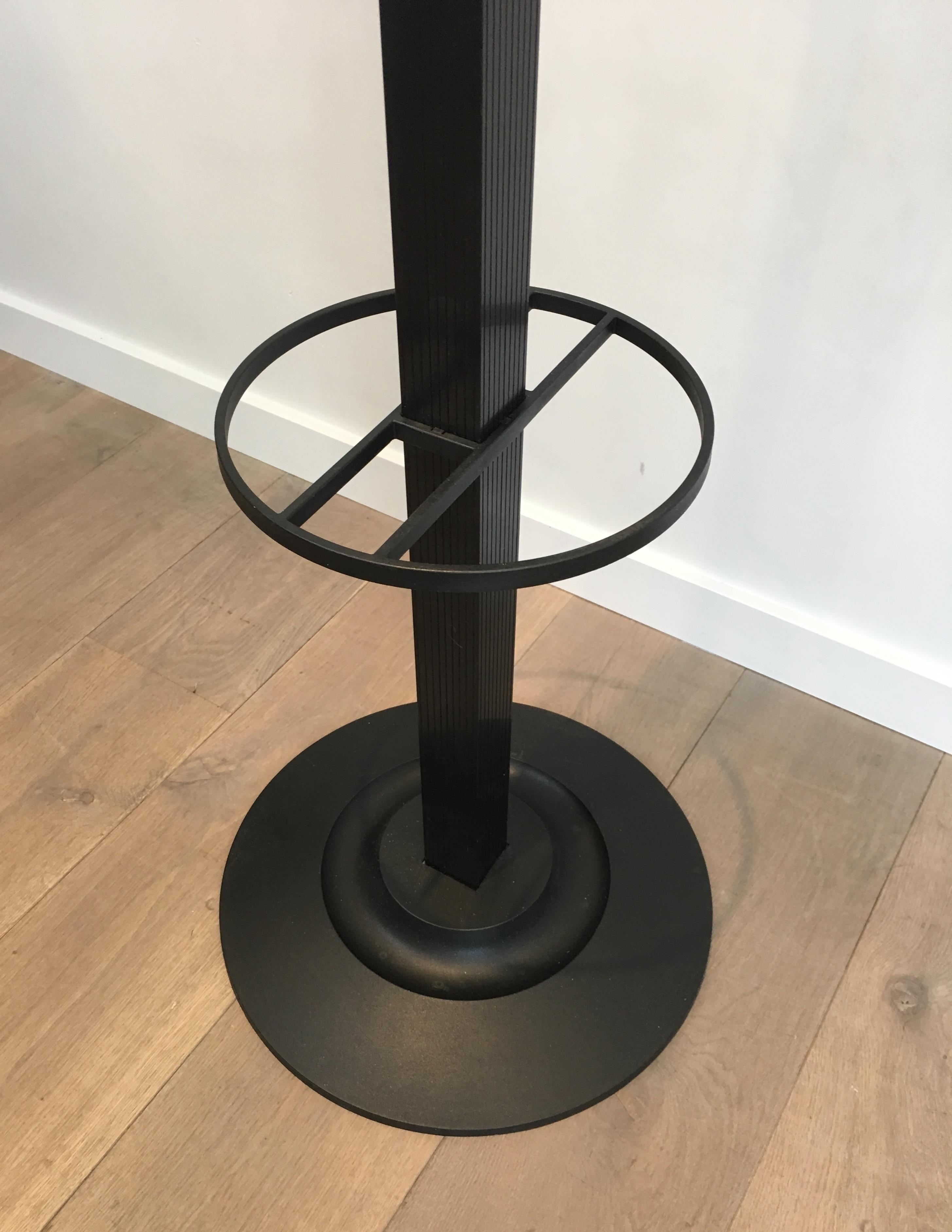 Michele De Lucchi & Tadao Takaichi für Kartell, Schwarzer Kunststoff-Mantelständer im Angebot 7