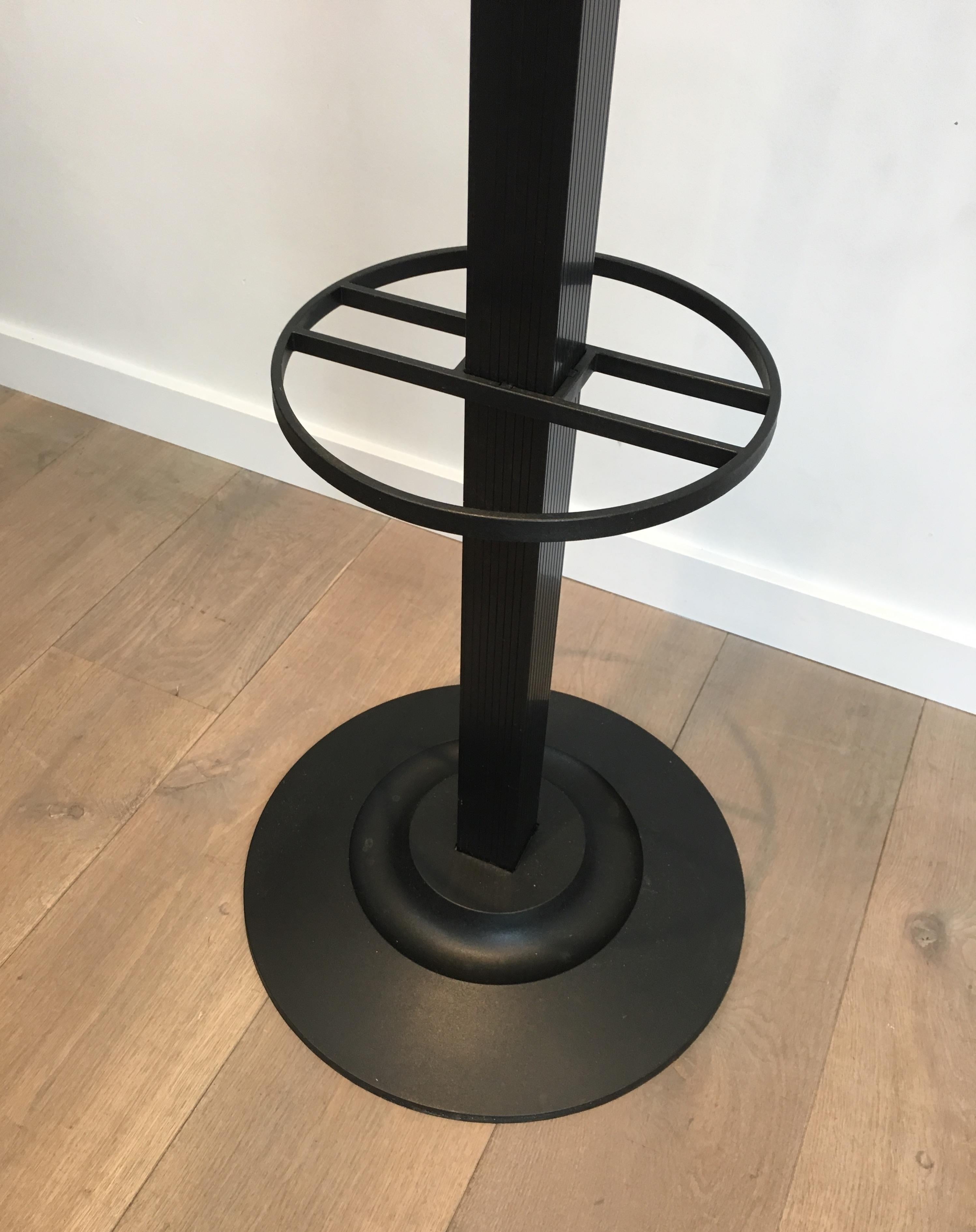 Michele De Lucchi & Tadao Takaichi für Kartell, Schwarzer Kunststoff-Mantelständer (Moderne der Mitte des Jahrhunderts) im Angebot