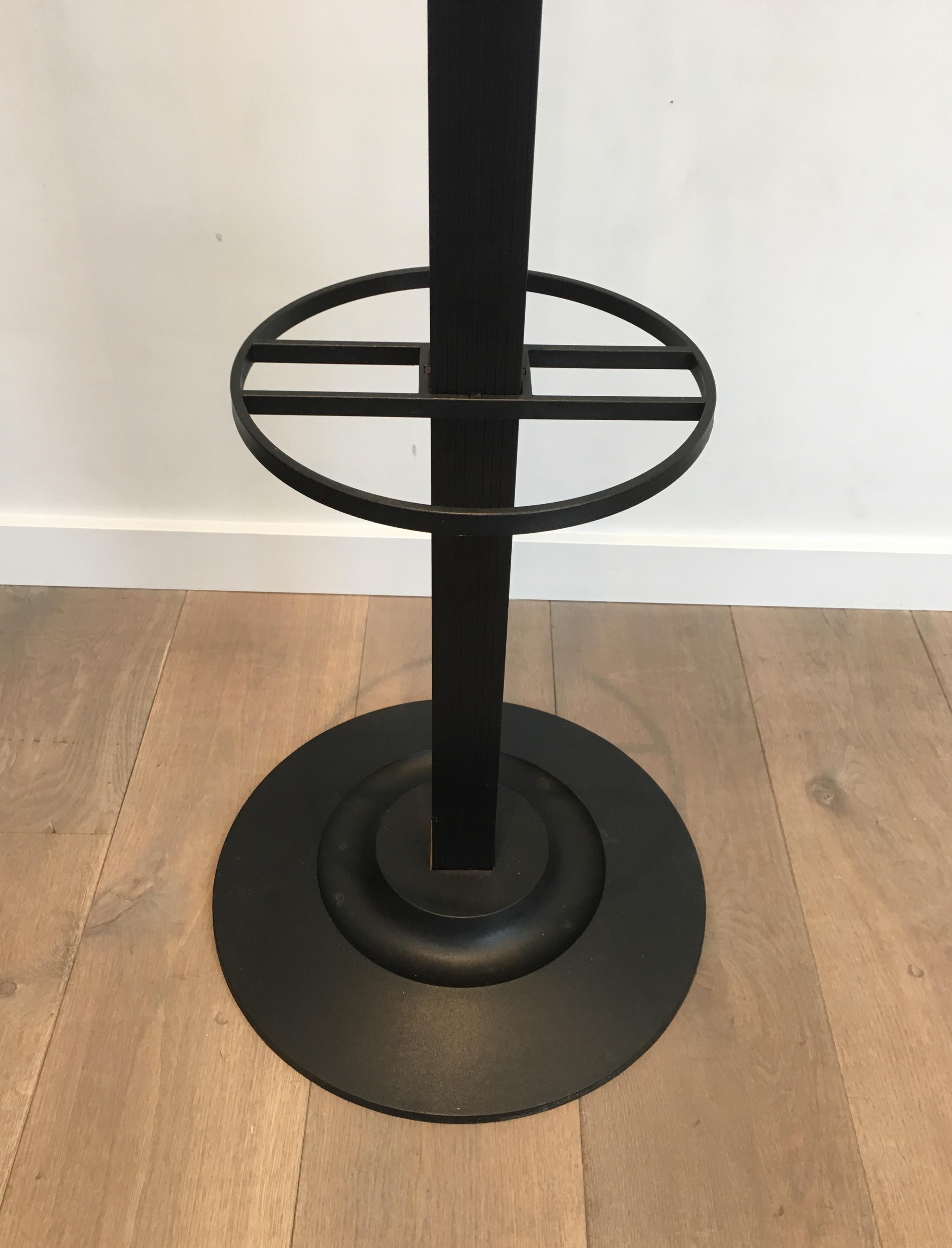Michele De Lucchi & Tadao Takaichi für Kartell, Schwarzer Kunststoff-Mantelständer (Französisch) im Angebot