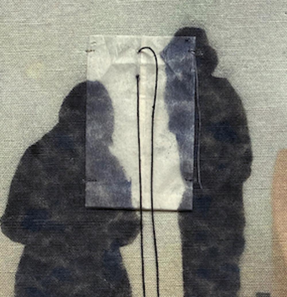 Elizabeth -Transfert de photos figuratives sur papier avec du tissu et du fil - Contemporain Mixed Media Art par Michele Landel