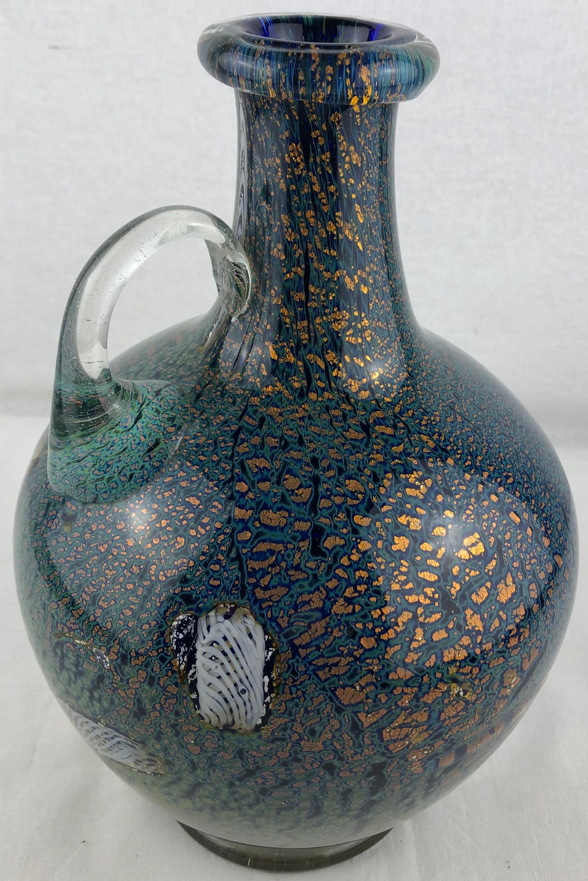 Français Vase à tige en verre d'art de style Jean-Claude Novarro par Michèle Luzoro en vente