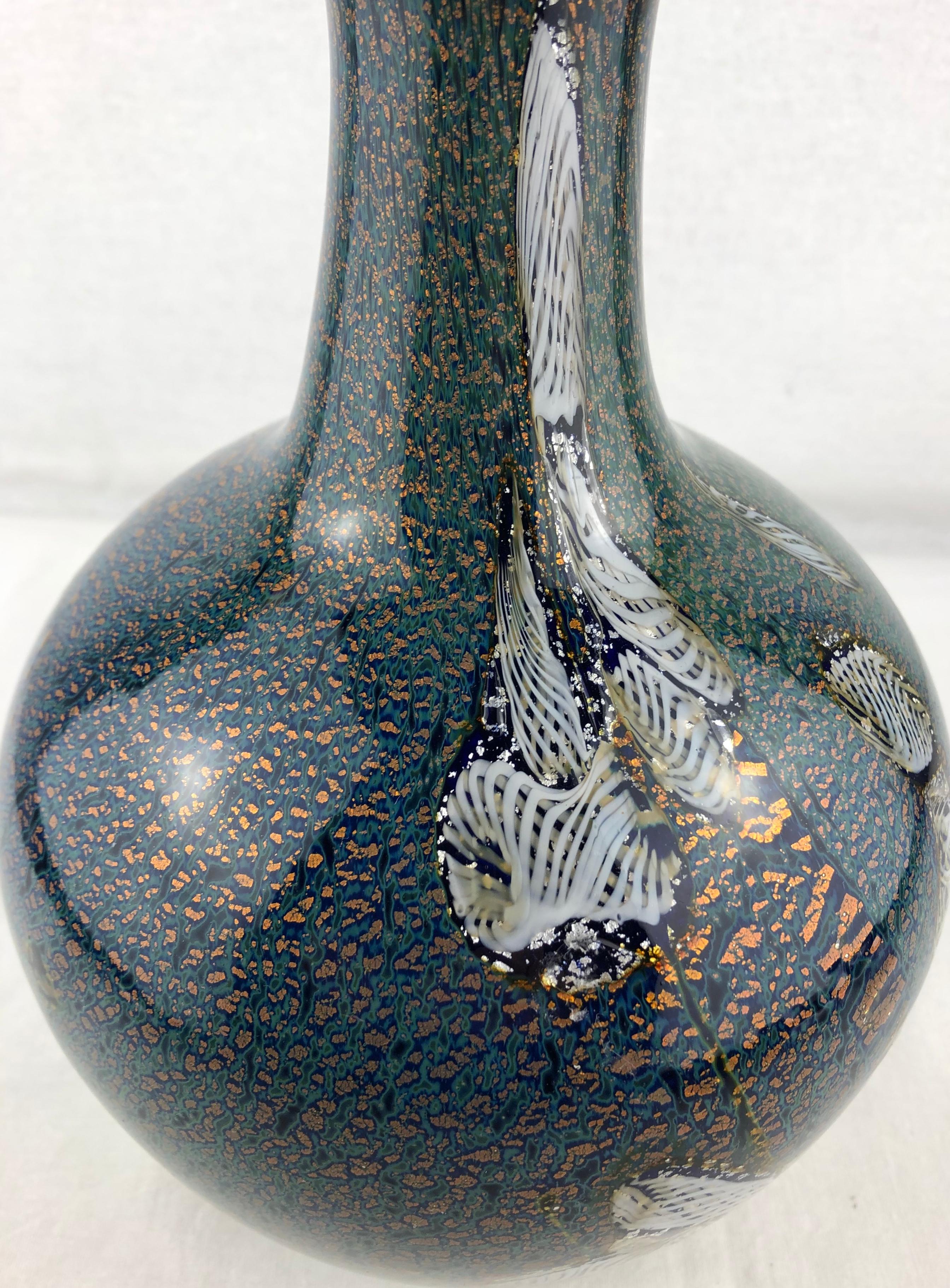 Verre d'art Vase à tige en verre d'art de style Jean-Claude Novarro par Michèle Luzoro en vente