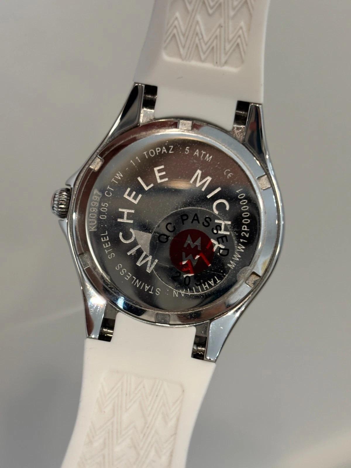 Michele Tahitian Steel White Silicone Box & Card MW12P000001 Jelly Bean Watch en vente 2