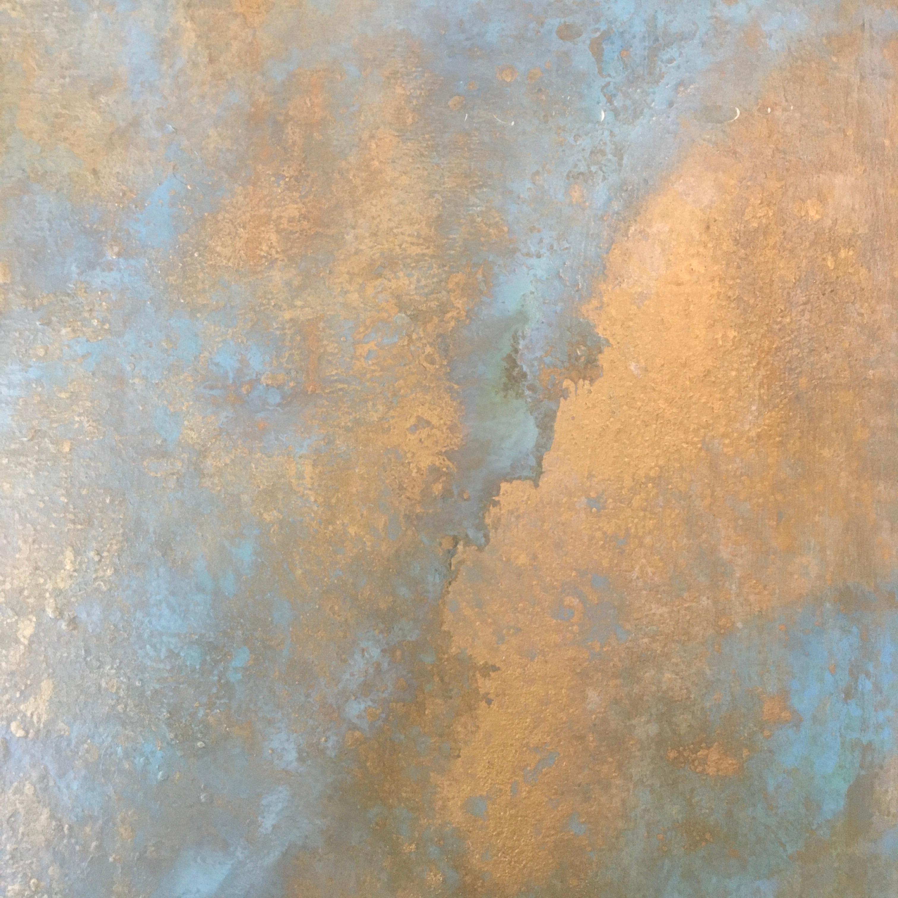 Michelle Gagliano, Spring Sky, huile, glacis à l'huile et feuilles d'or sur panneau de bois, 35x35.  Il transmet un fort sentiment de beauté et d'optimisme.  En se déplaçant autour de l'œuvre, la lumière change en se réfractant sur les feuilles d'or