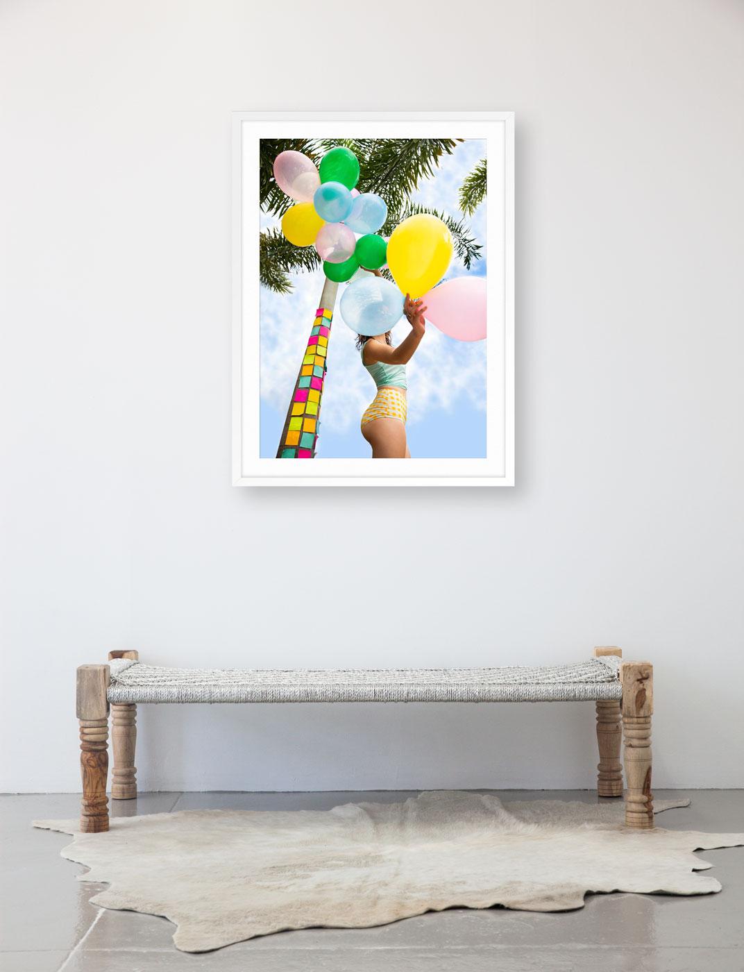 Pastellfarbene Party – Photograph von Michelle Kappeler