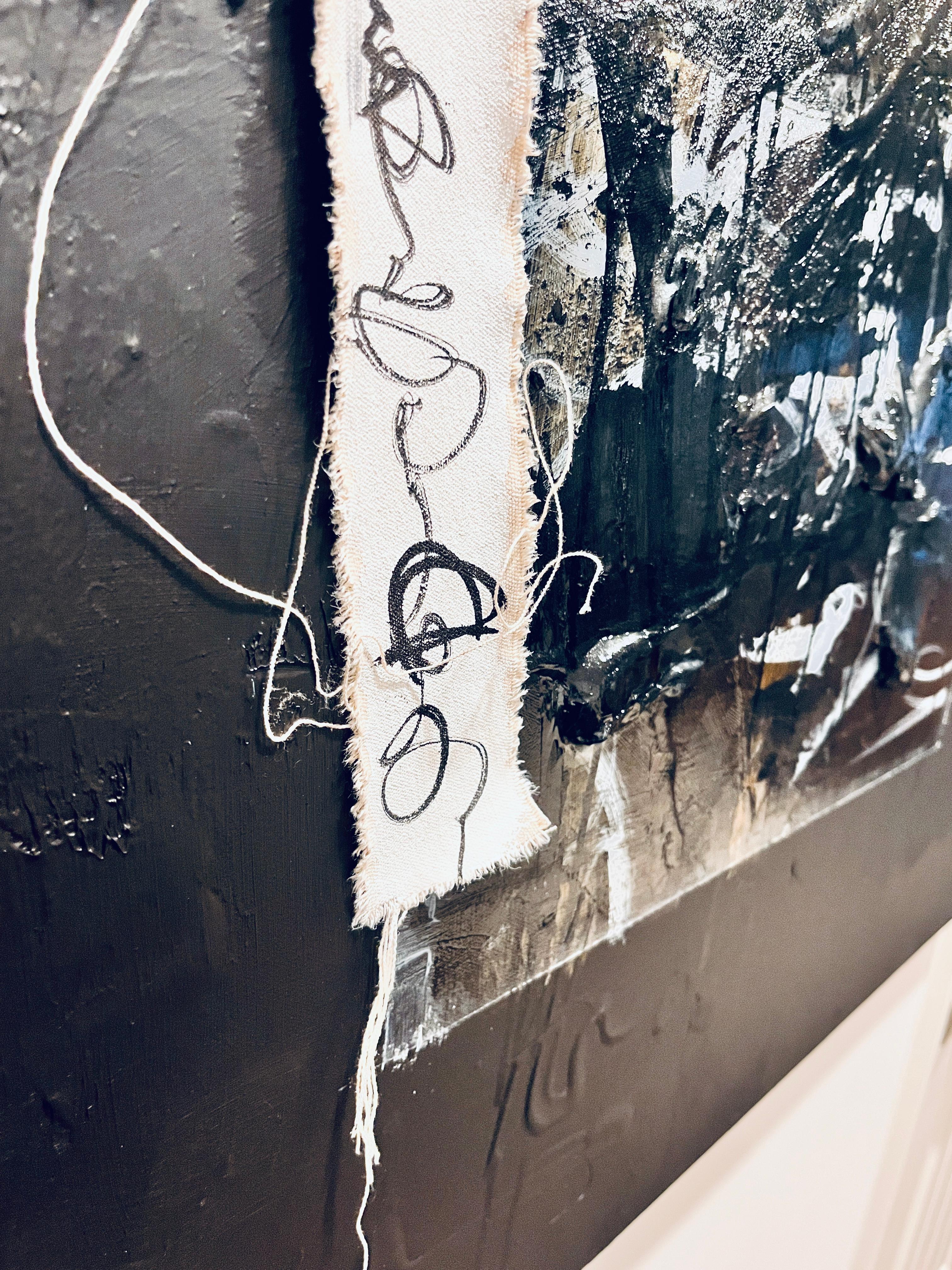 Unvollendete Gedanken - Schwarz, Strukturiert, Journal, Graffiti, Straße, Weiß, Grau im Angebot 5