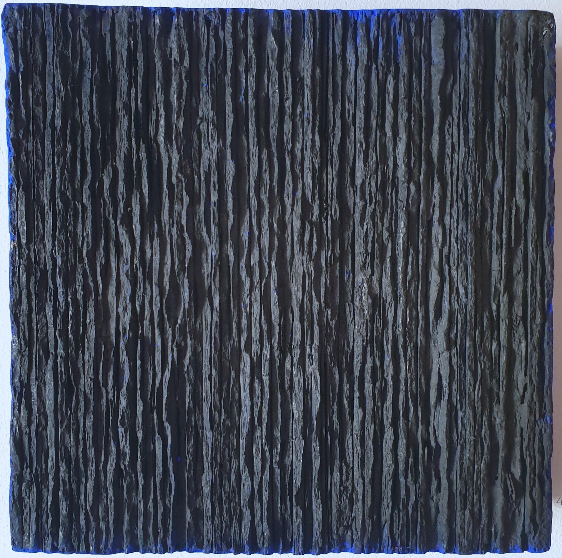 A Space - noir bleu contemporain moderne abstrait sculpture peinture relief