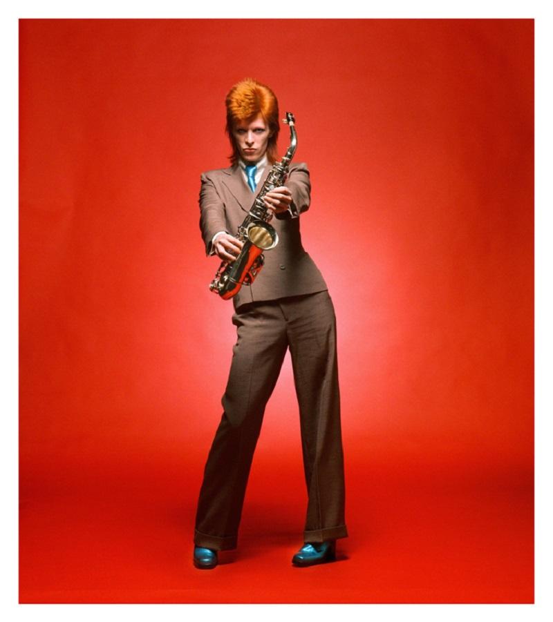 Bowie und Saxophon  - Limitierte Auflage Mick Rock Estate Print 

David Bowie während der "Saxophon"-Session in London 1973.  (Foto Mick Rock).

Alle Drucke sind vom Nachlass nummeriert.
Die Auflagenhöhe variiert je nach Druckgröße.

Ungerahmter